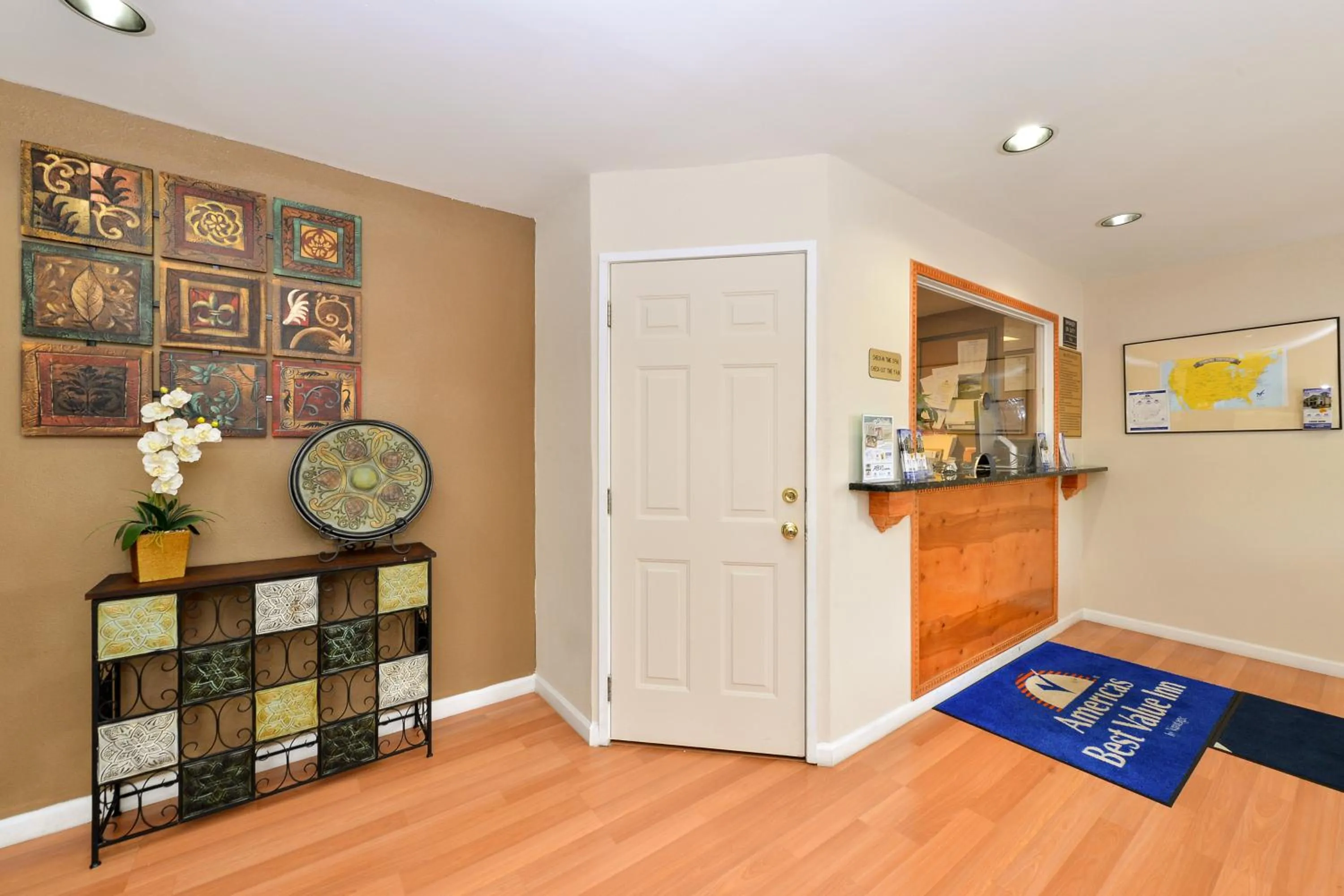 Facade/entrance in Americas Best Value Inn Near Downtown Nashville