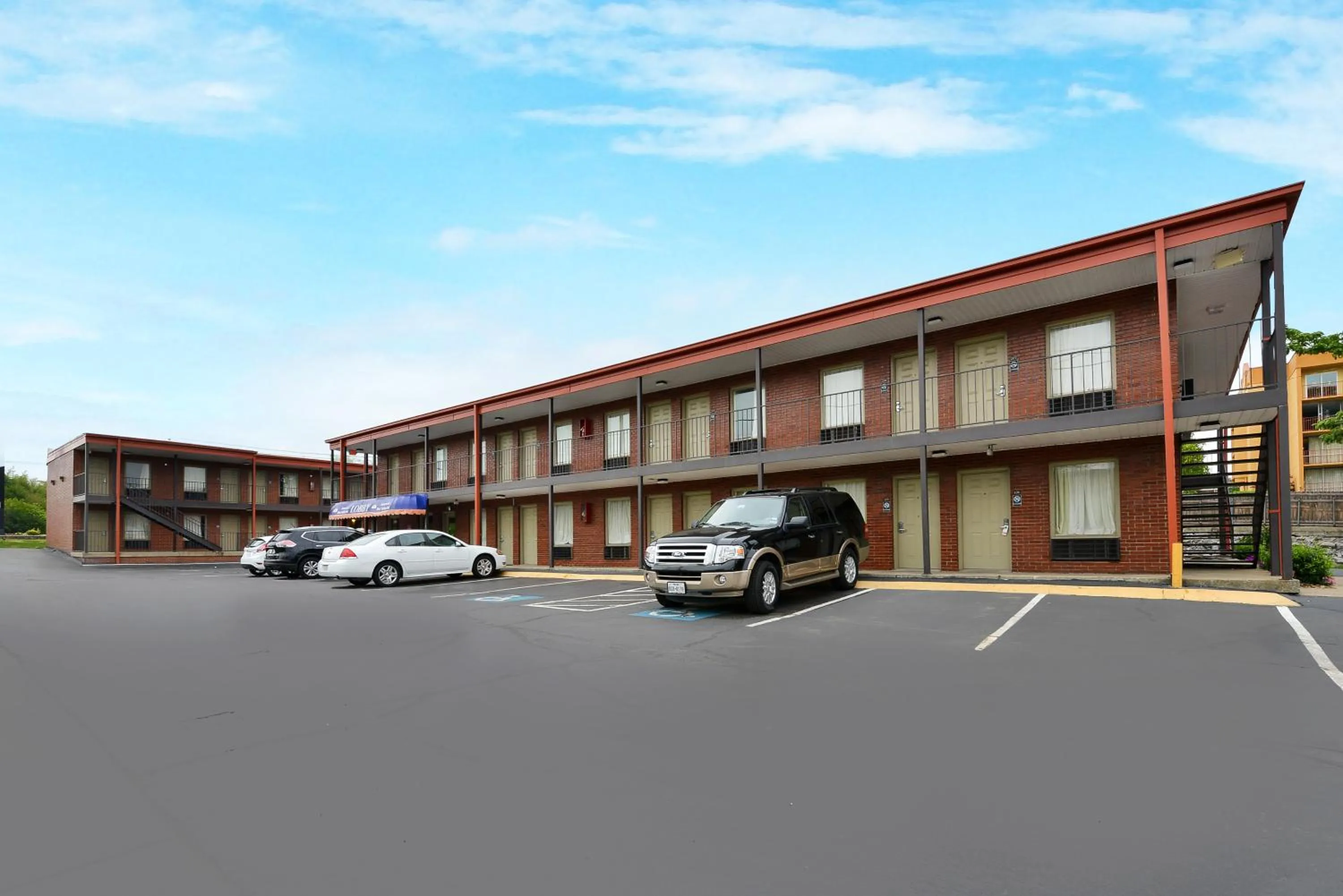 Facade/entrance in Americas Best Value Inn Near Downtown Nashville