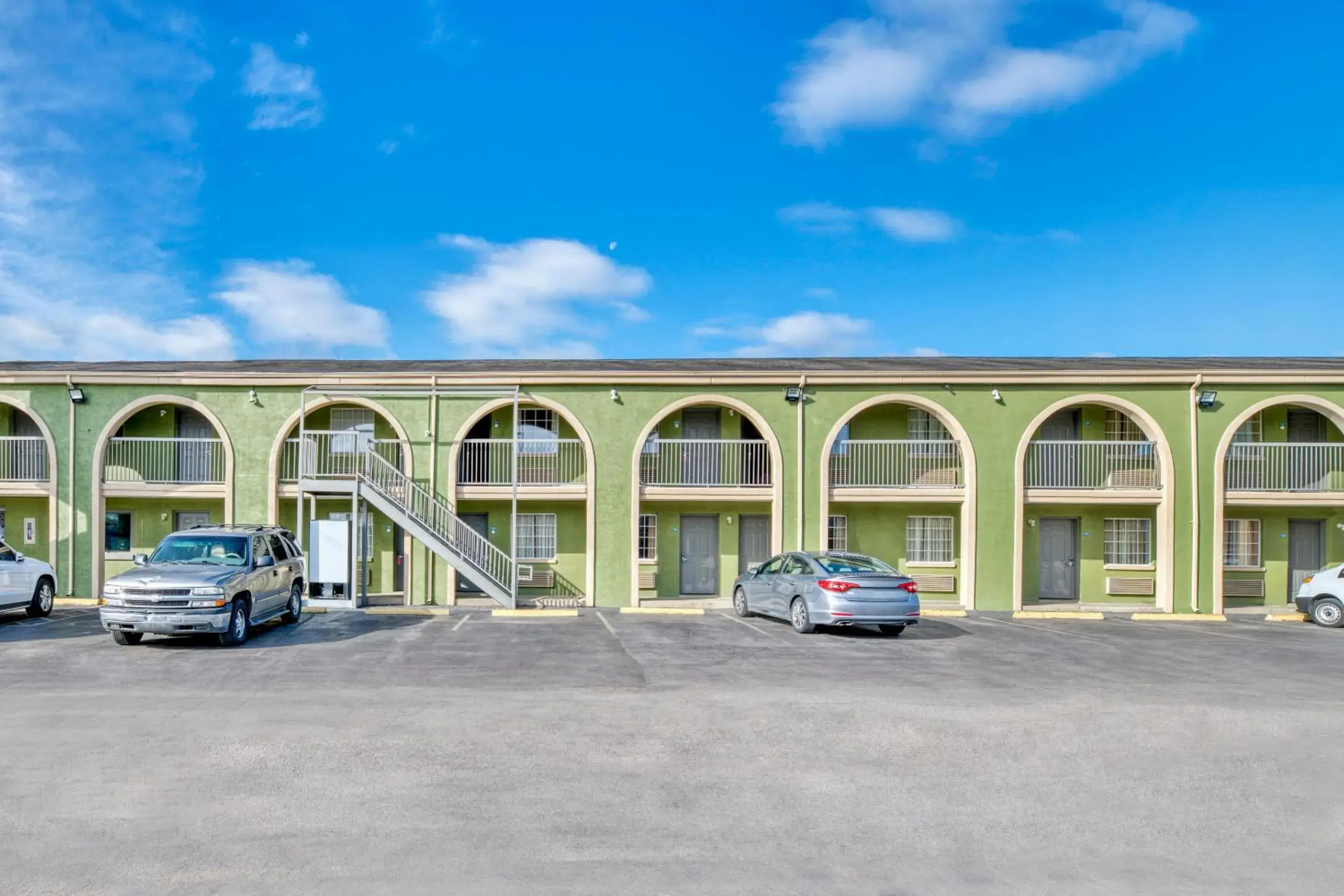 Facade/entrance in Sienna Inn Channelview, TX Facade/entrance in Sienna Inn Channelview, TX