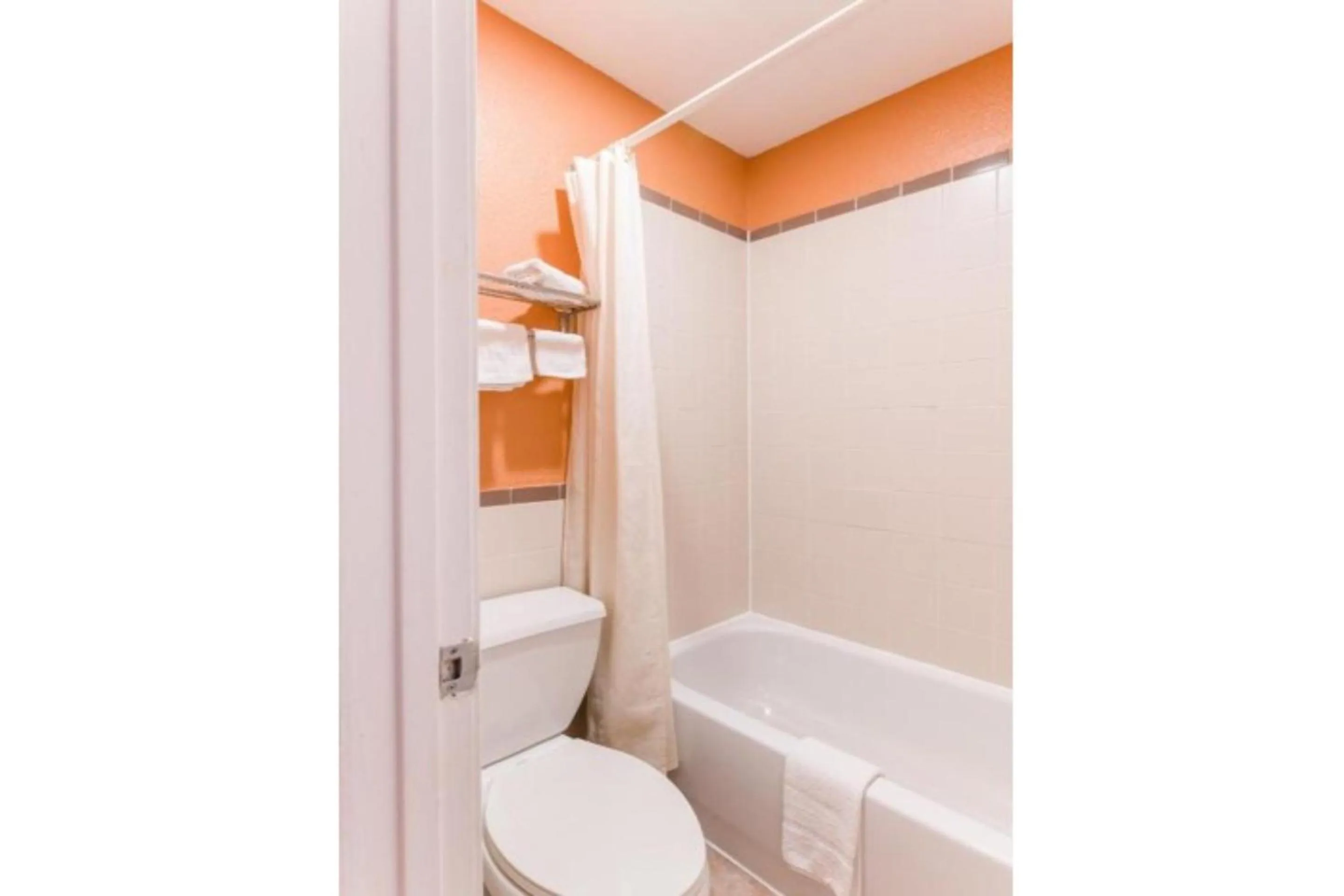 Bathroom in OYO Hotel Channelview I-10