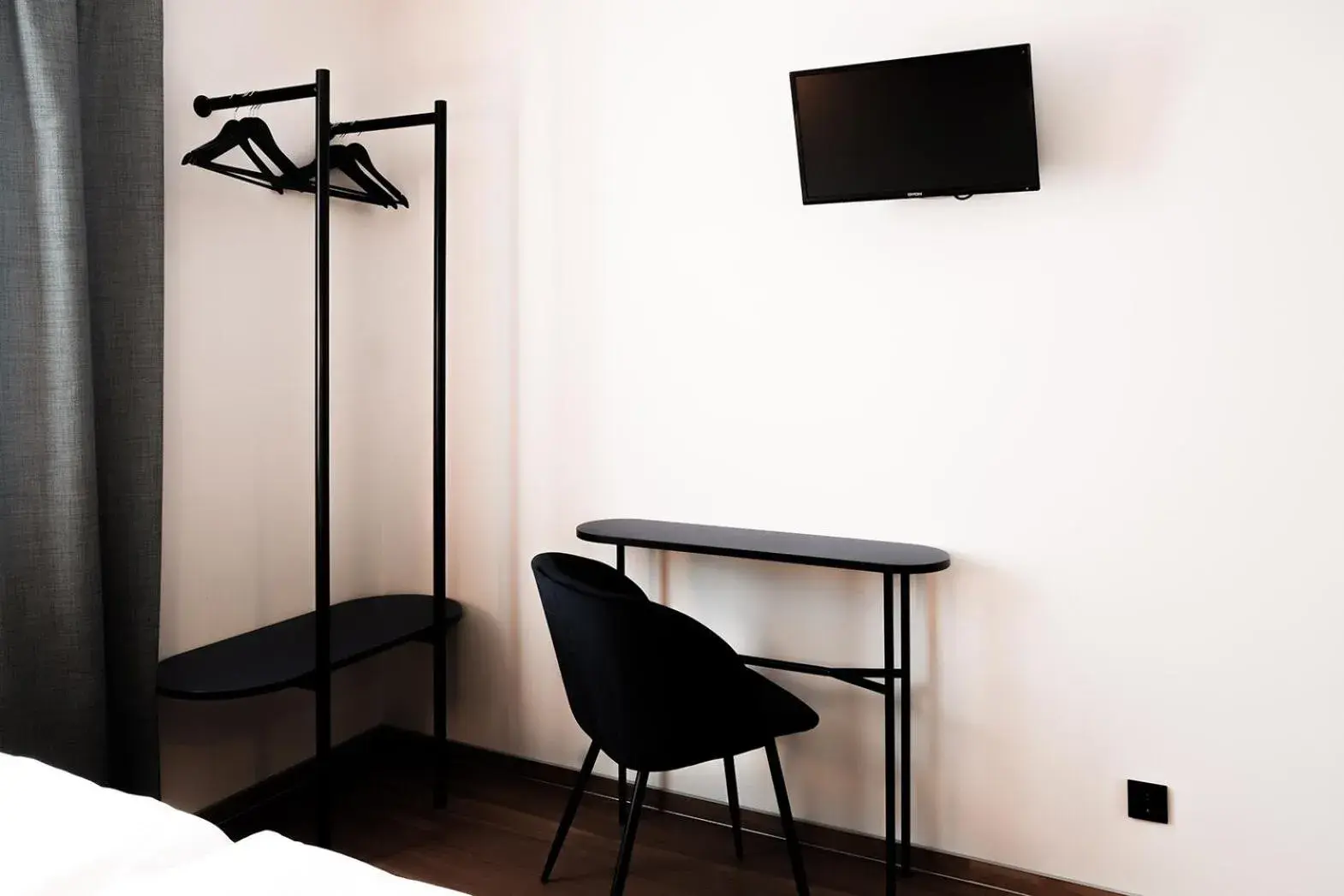 Double Room with Private Bathroom - single occupancy in The Dot | 24/7 Checkin Double Room with Private Bathroom - single occupancy in The Dot | 24/7 Checkin