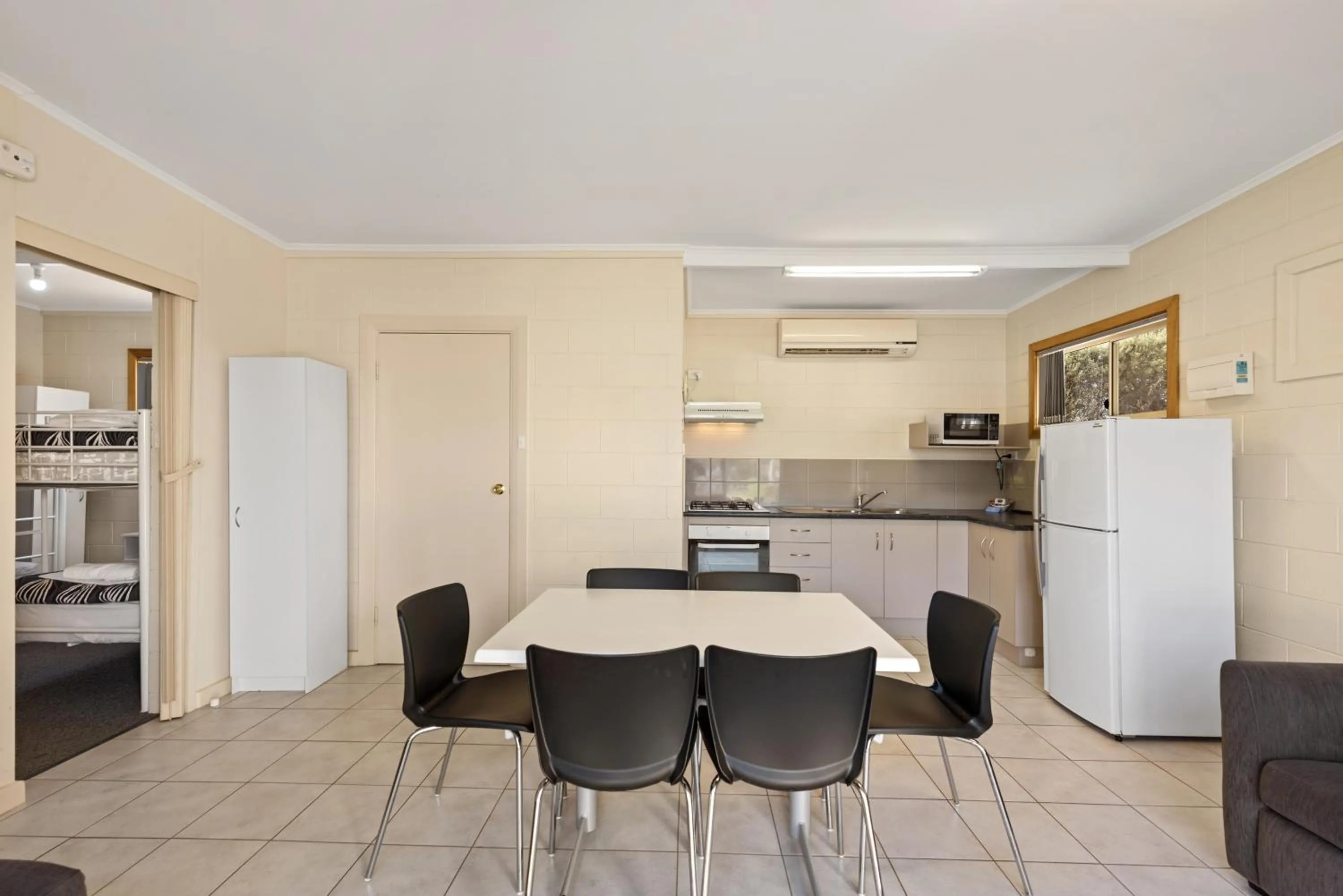 Dining area in Discovery Parks - Lake Bonney
