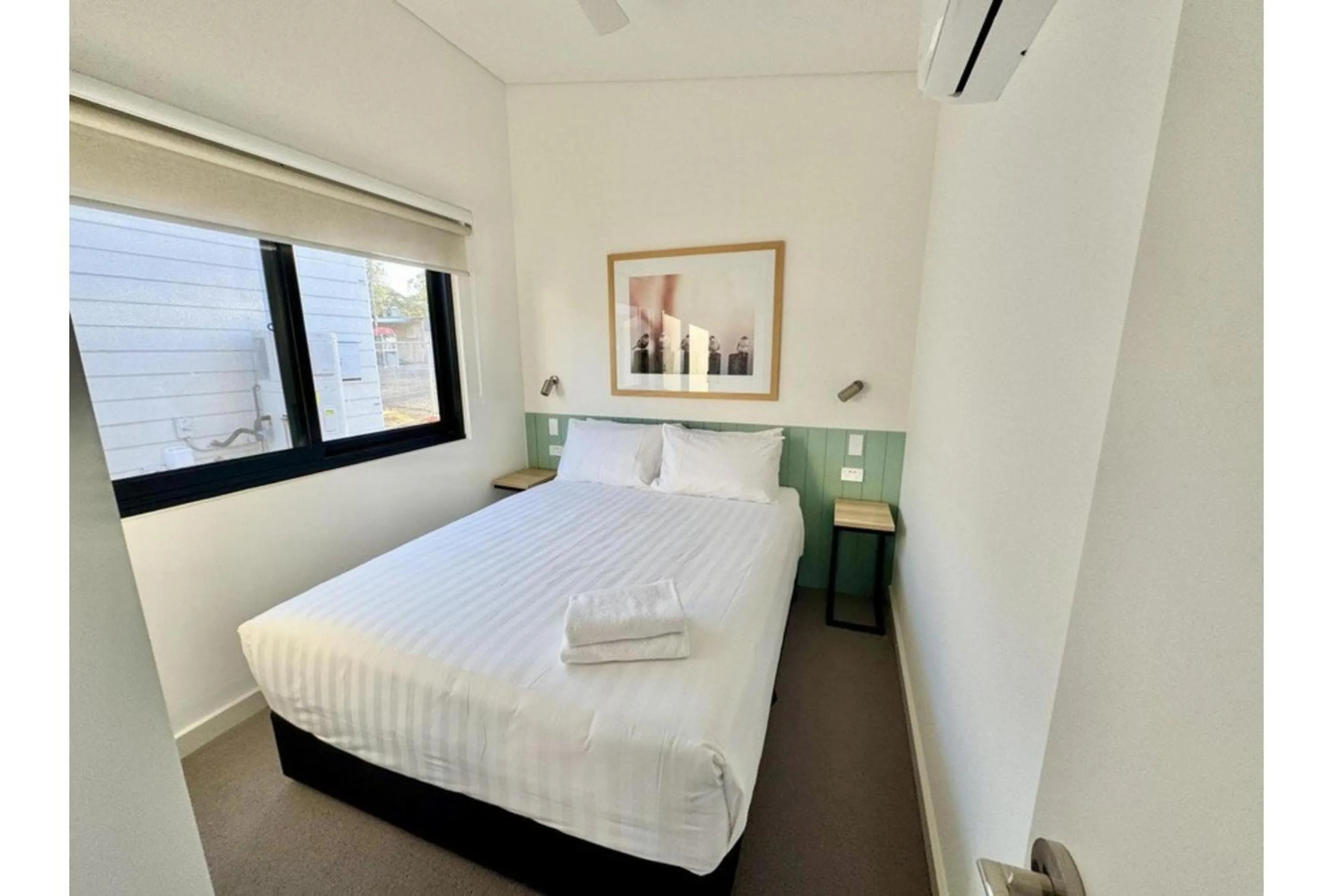 Bedroom, Bed in Discovery Parks - Lake Bonney