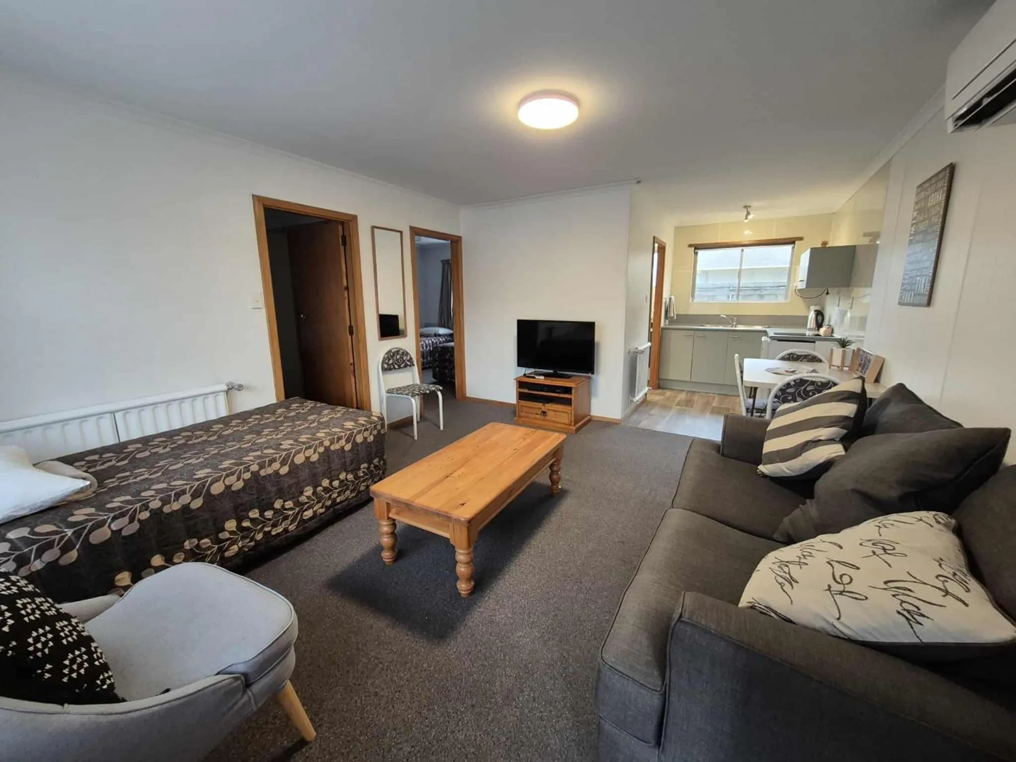 Seating area in Alexandra Motor Lodge NZ