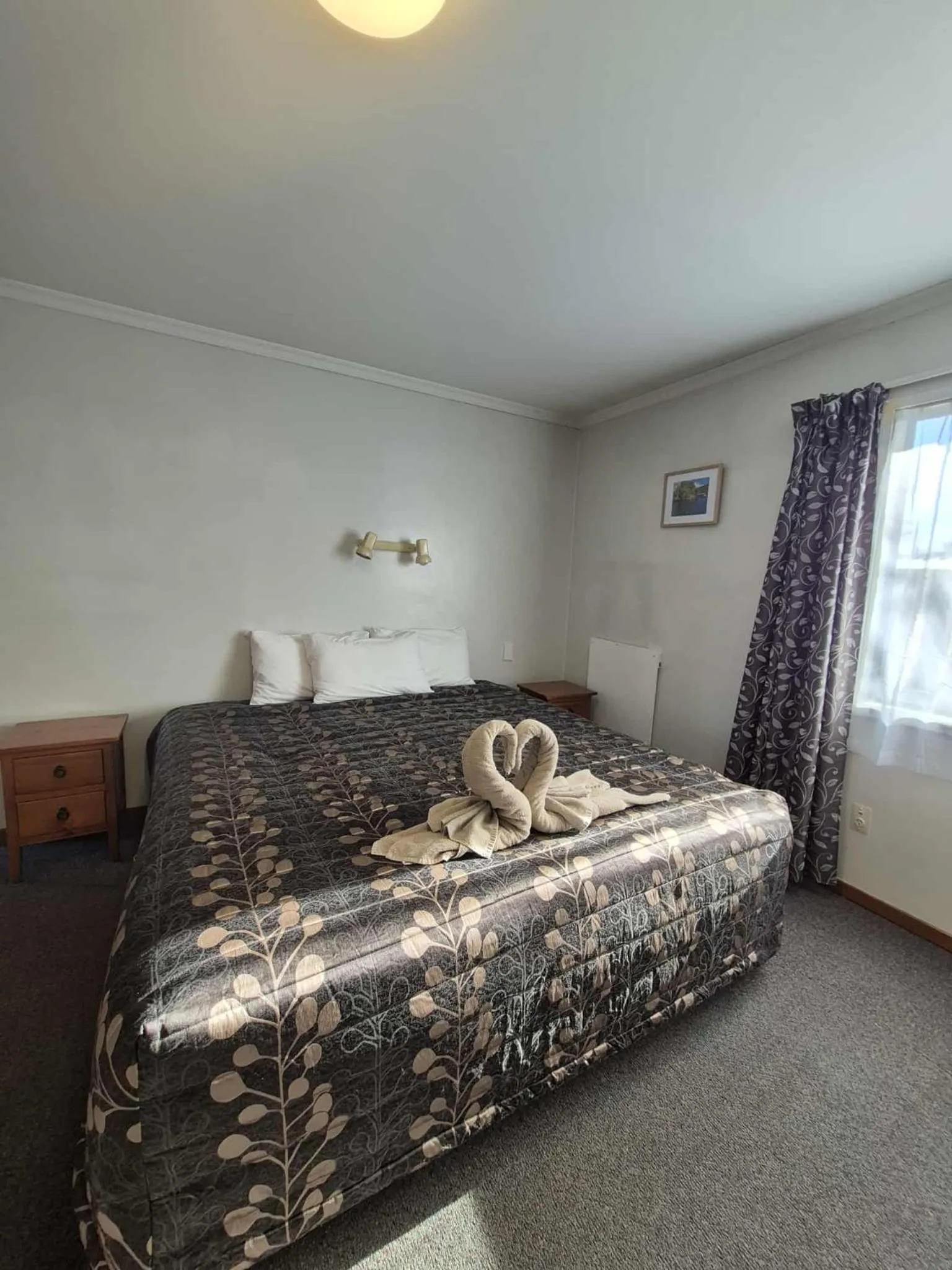 Bedroom, Bed in Alexandra Motor Lodge NZ