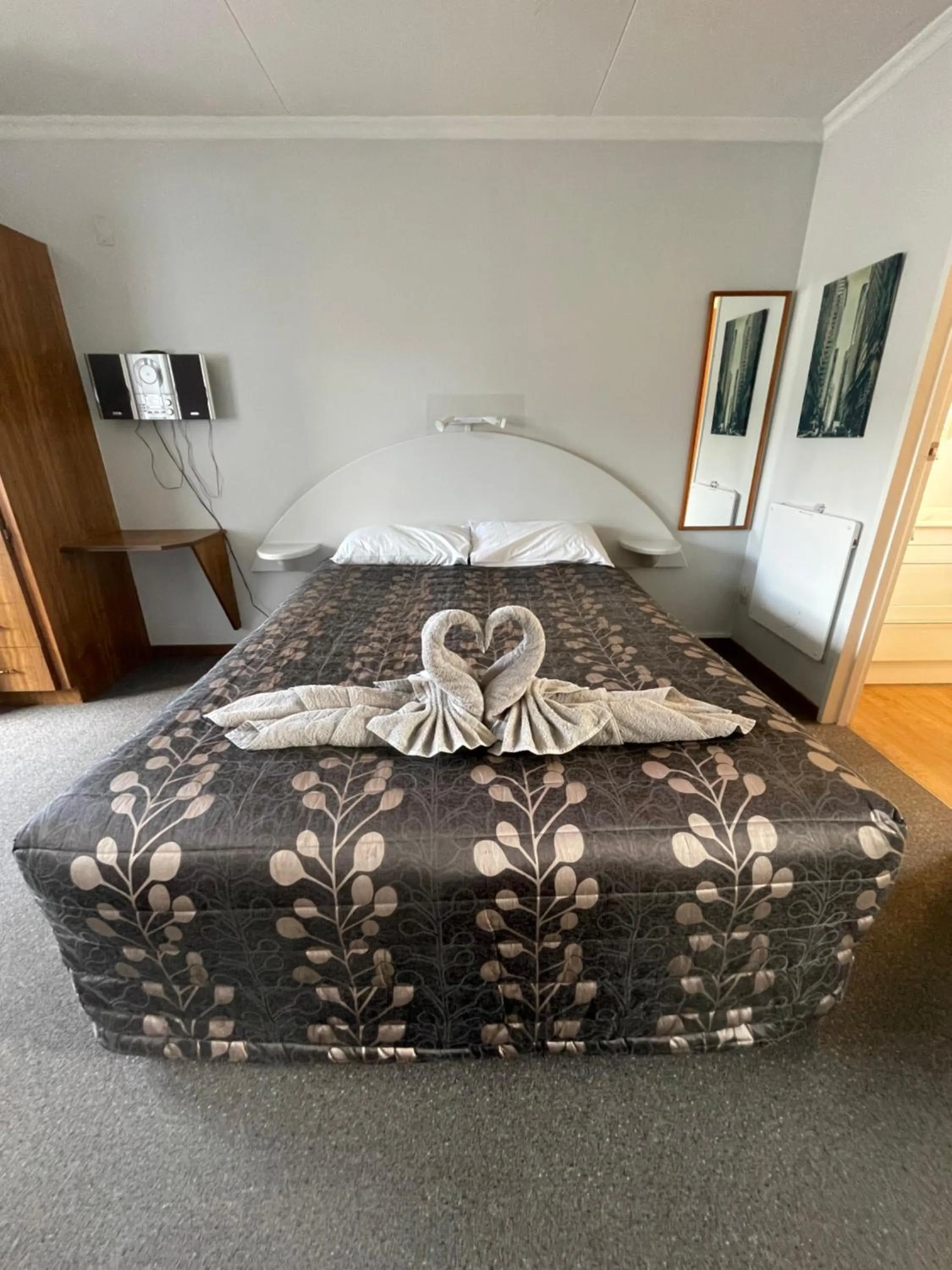 Bed in Alexandra Motor Lodge NZ