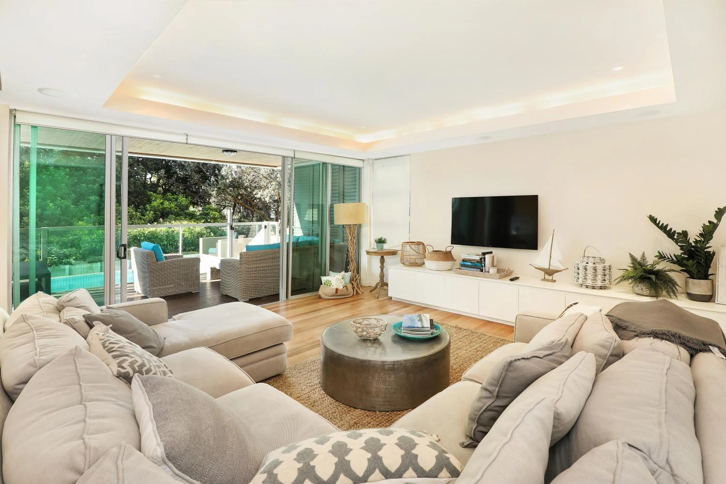 Shower in Spinnaker Quays