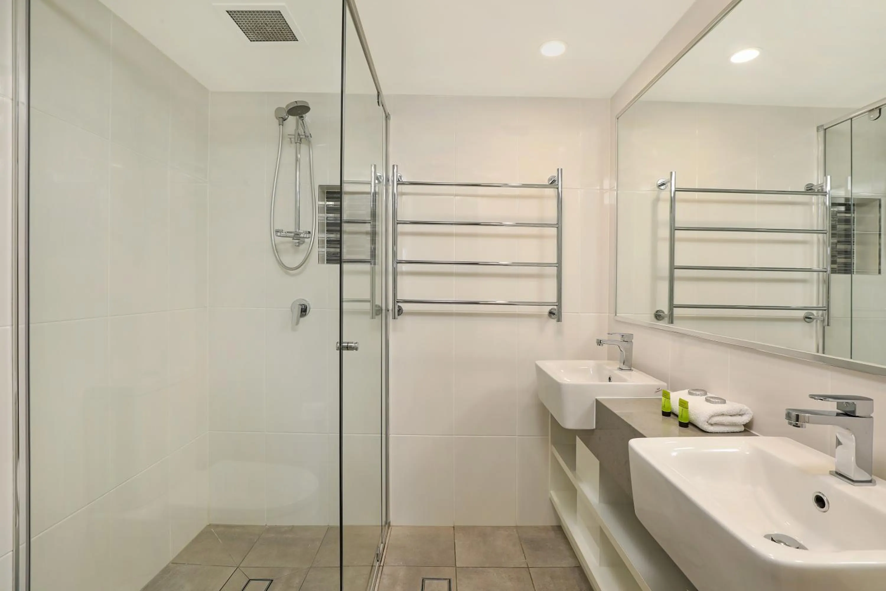 Bathroom in Spinnaker Quays