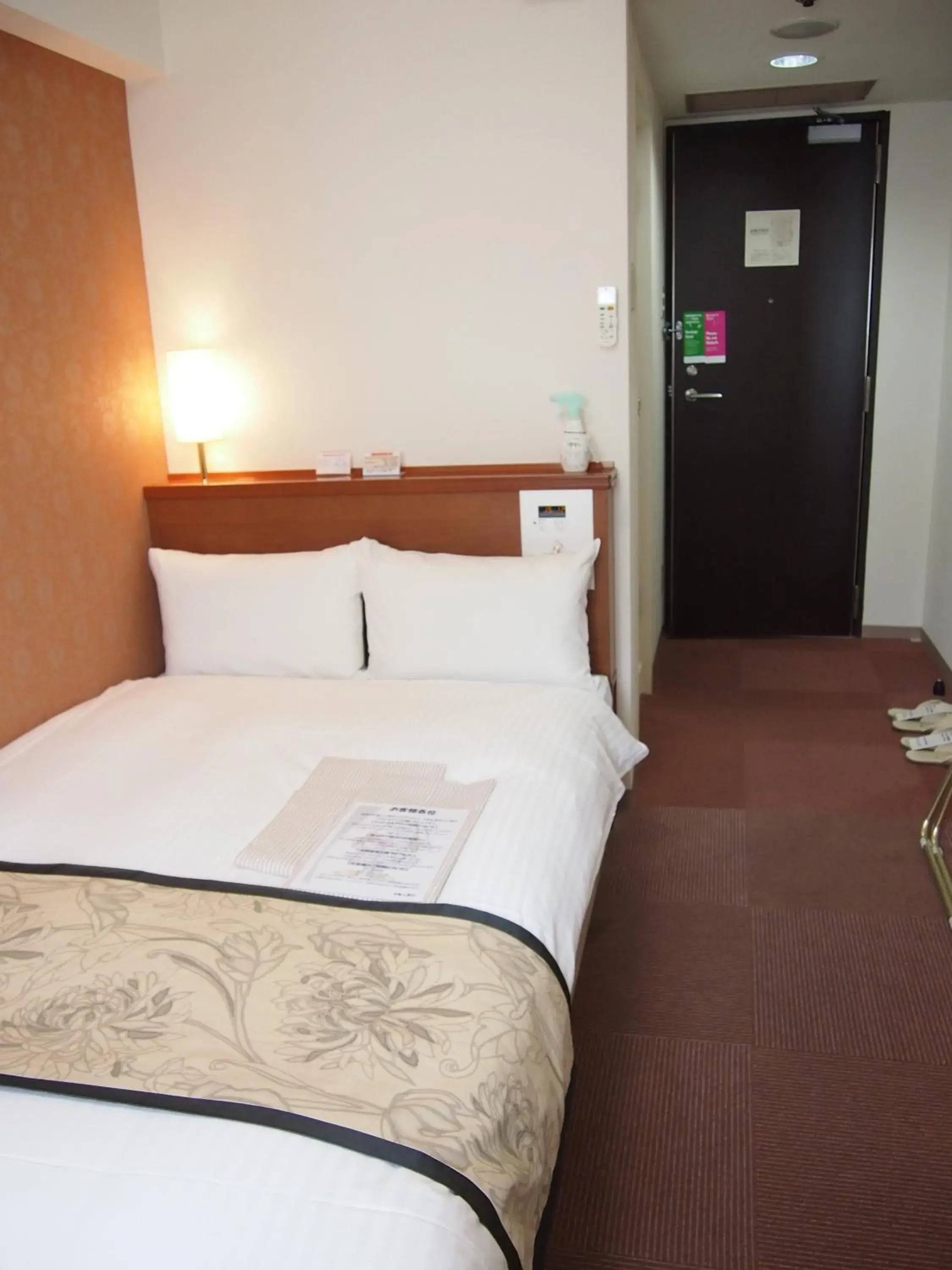 Double Room with Small Double Bed - single occupancy - Non-Smoking in Hotel Hokke Club Kumamoto Double Room with Small Double Bed - single occupancy - Non-Smoking in Hotel Hokke Club Kumamoto