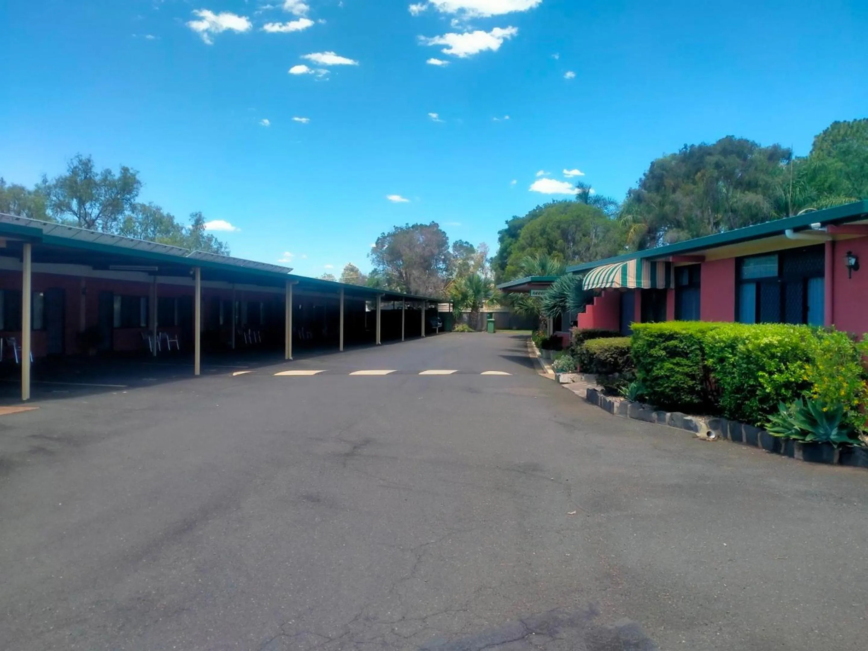 Parking in Oakey Motel