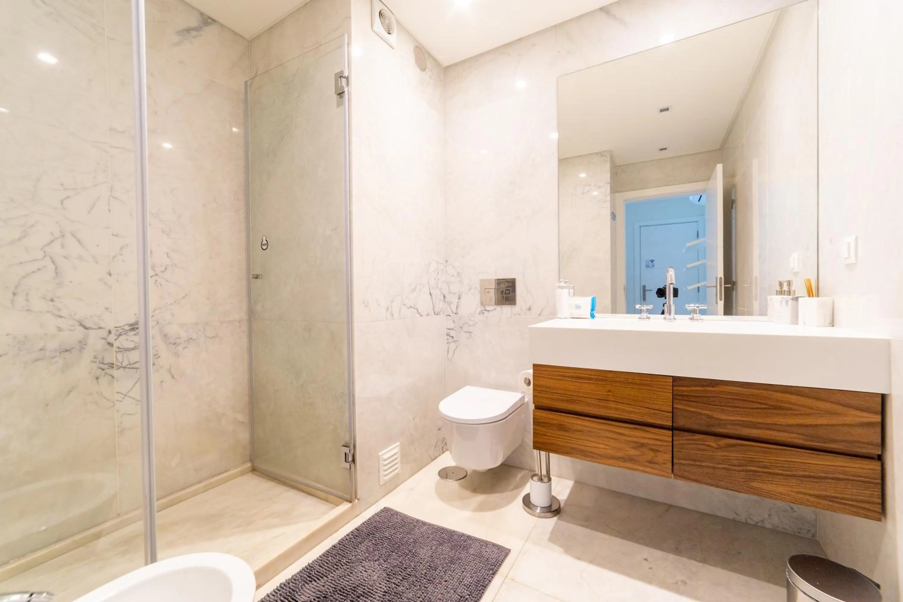 Bathroom in Industrial Lisbon Apartment