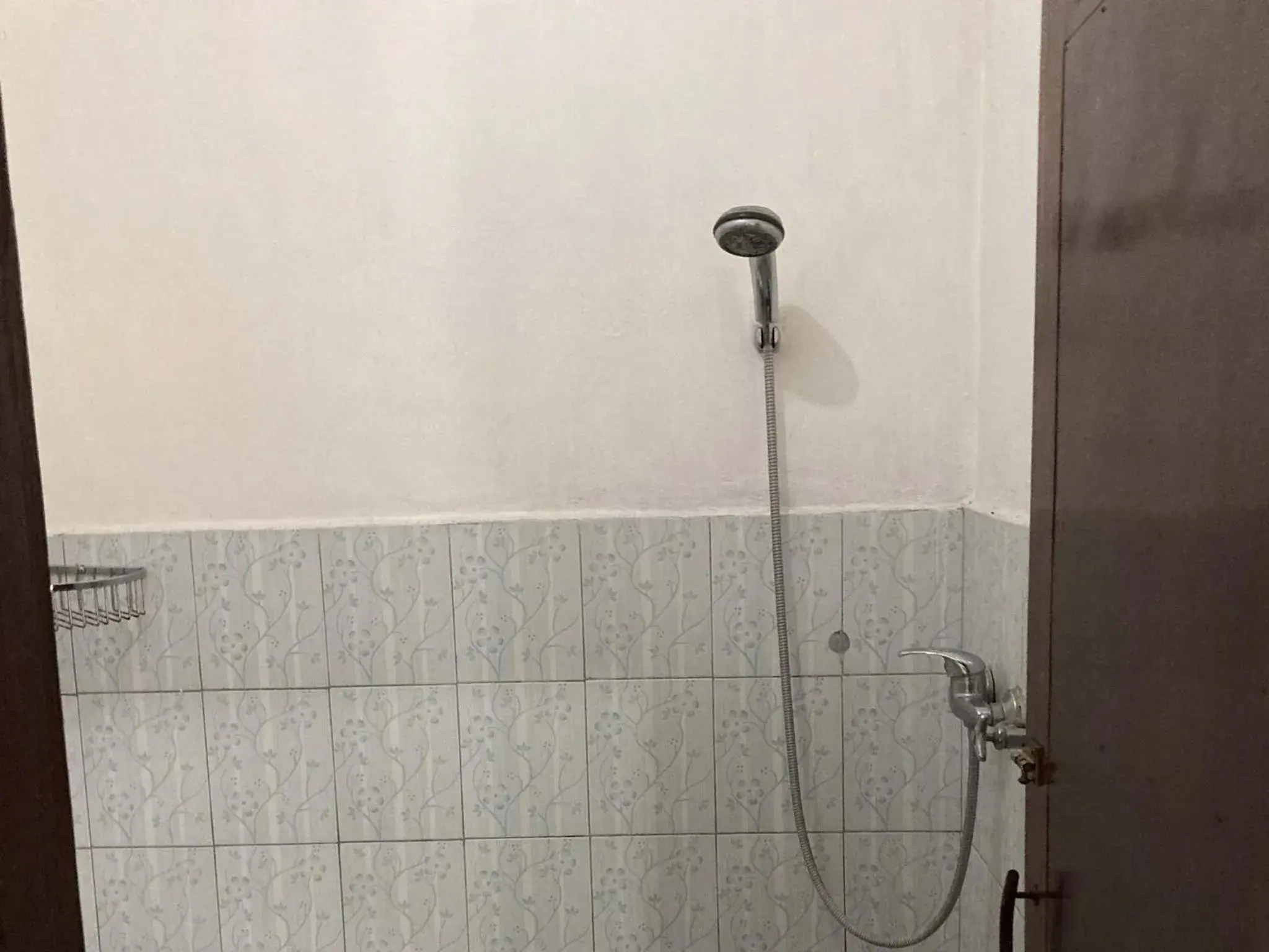 Budget Twin Room in Taman Ayu Homestay Munduk Mitra RedDoorz Budget Twin Room in Taman Ayu Homestay Munduk Mitra RedDoorz