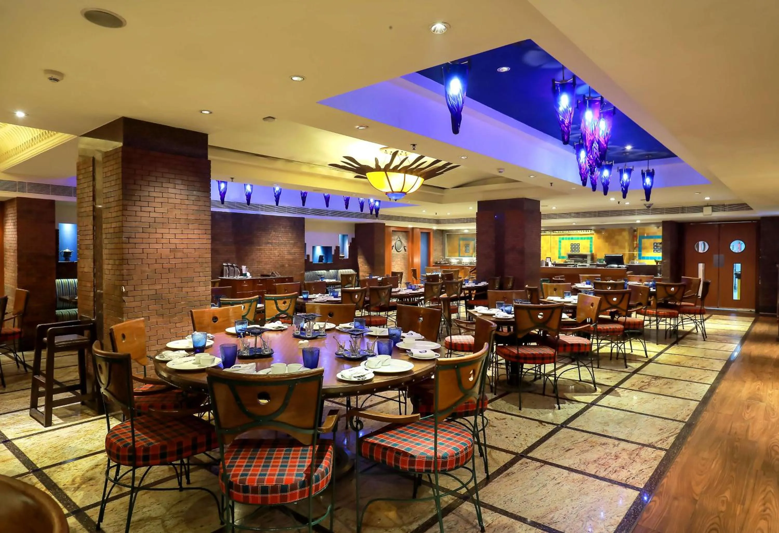 Restaurant/places to eat in Radisson Blu Hotel Chennai City Centre