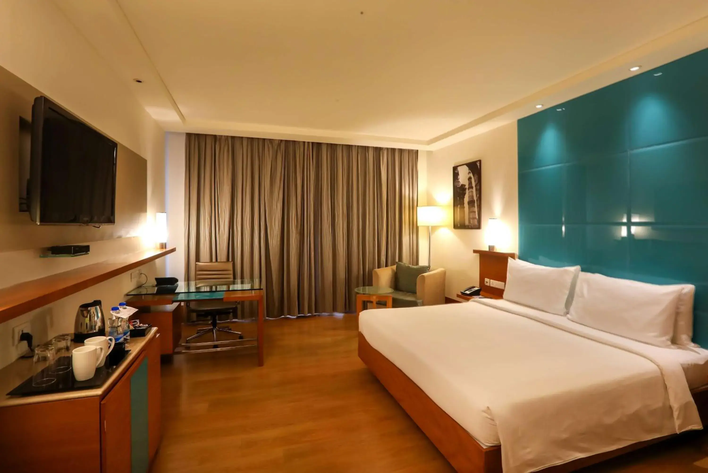 Photo of the whole room, Bed in Radisson Blu Hotel Chennai City Centre Photo of the whole room, Bed in Radisson Blu Hotel Chennai City Centre