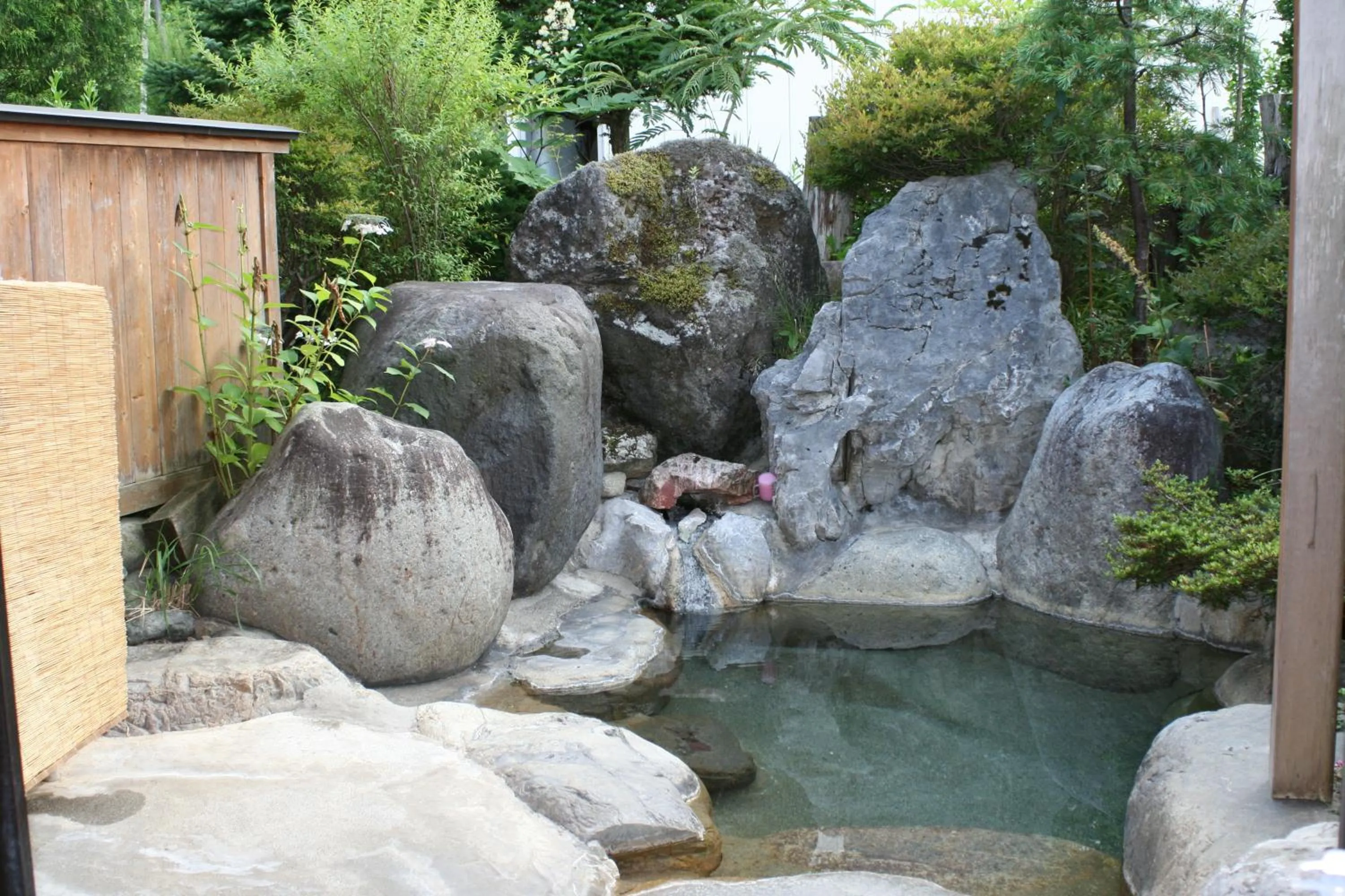 Hot Spring Bath in Suisensou
