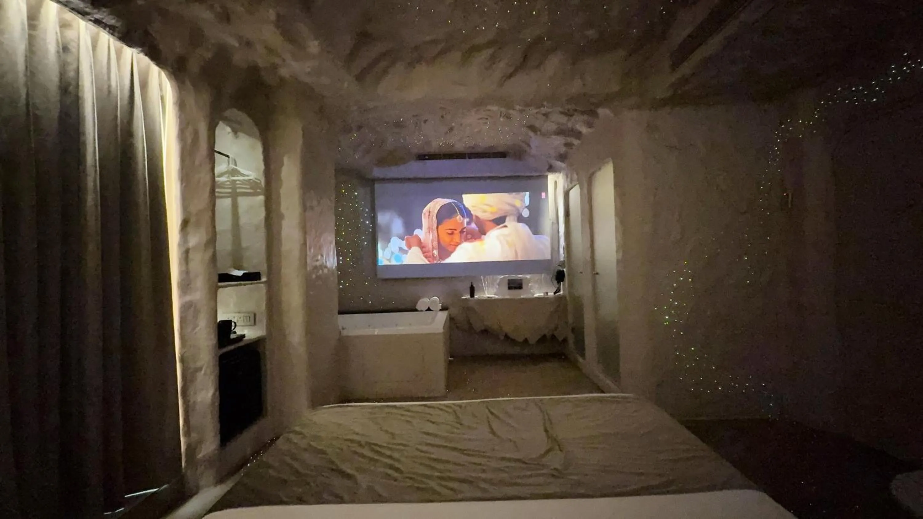 Bed in Dragonfly Hotel - The Art Hotel