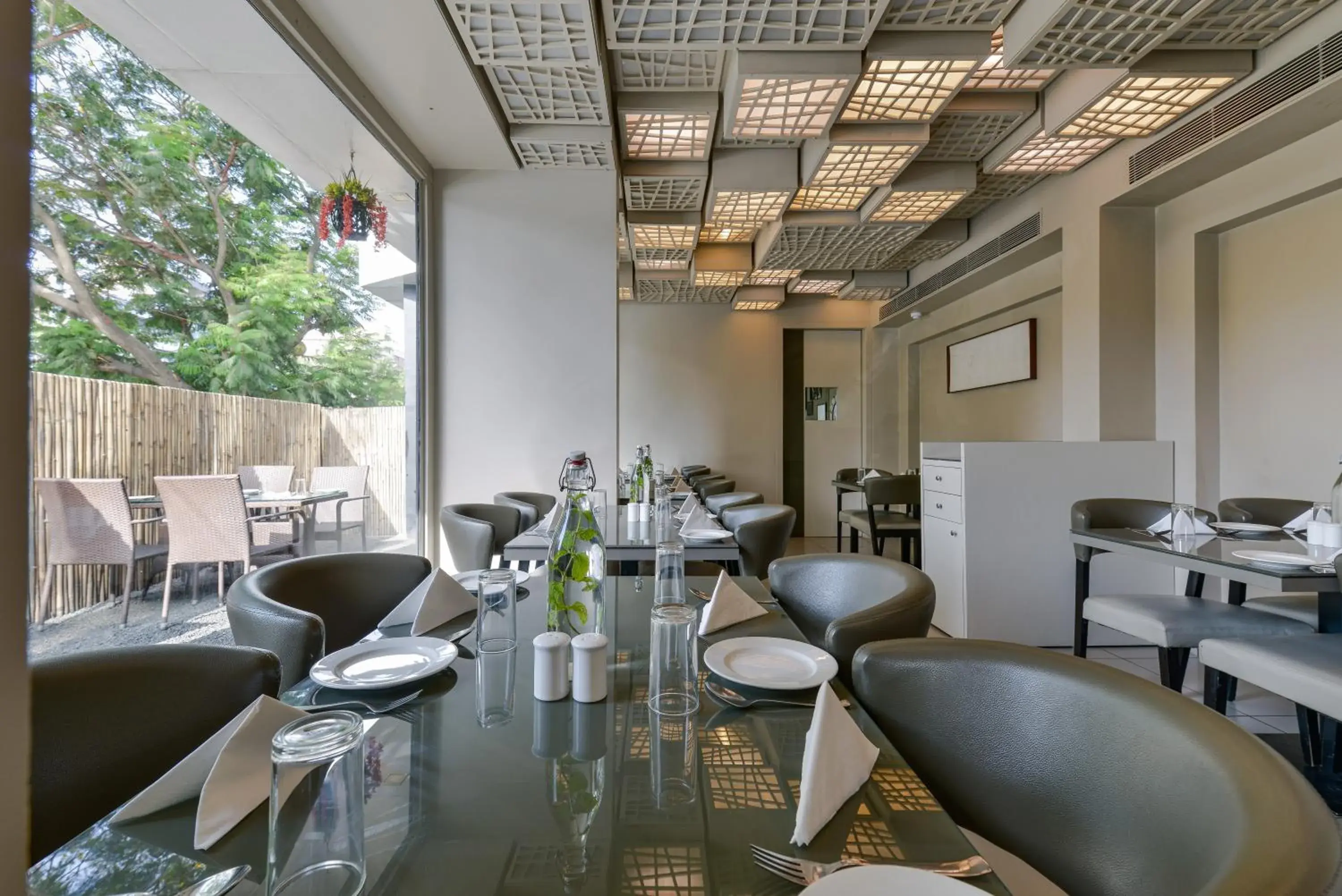 Restaurant/places to eat in Dragonfly Hotel - The Art Hotel Restaurant/places to eat in Dragonfly Hotel - The Art Hotel