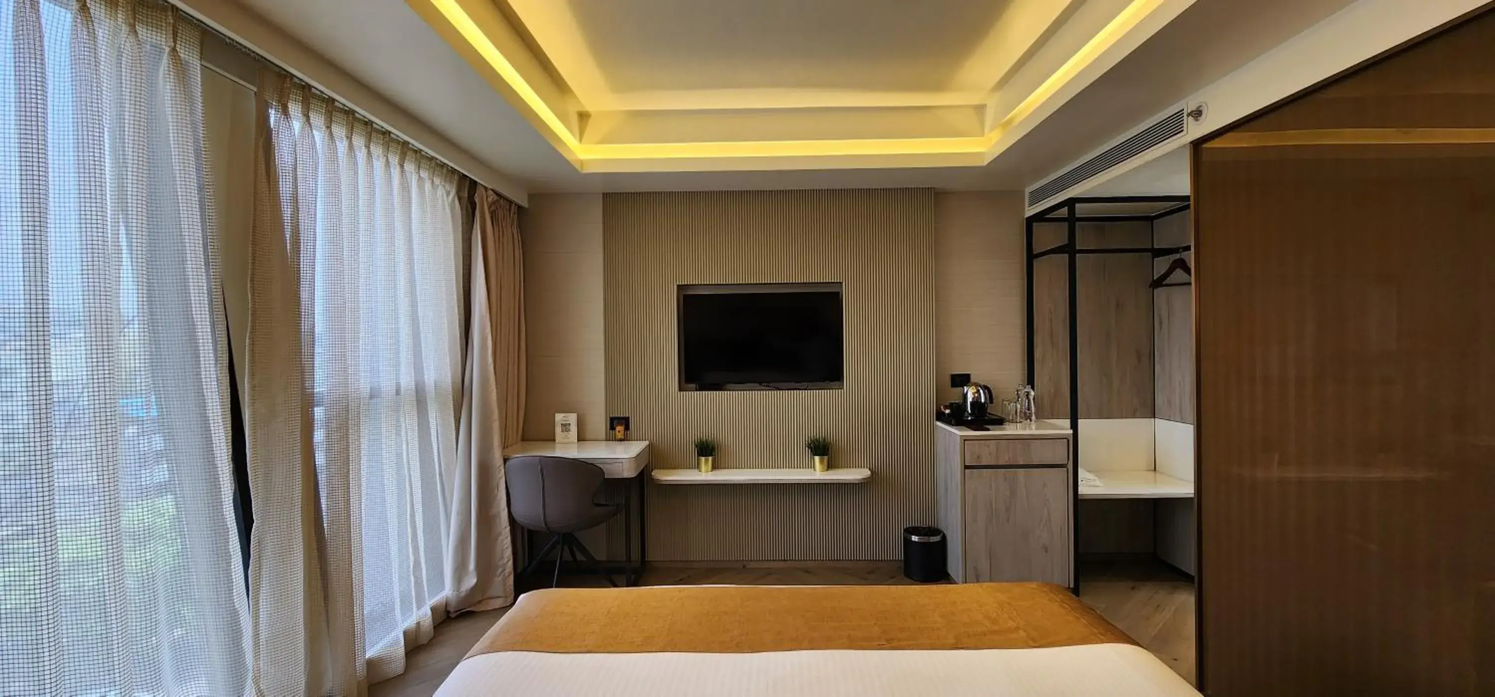 Bed in Dragonfly Hotel - The Art Hotel Bed in Dragonfly Hotel - The Art Hotel