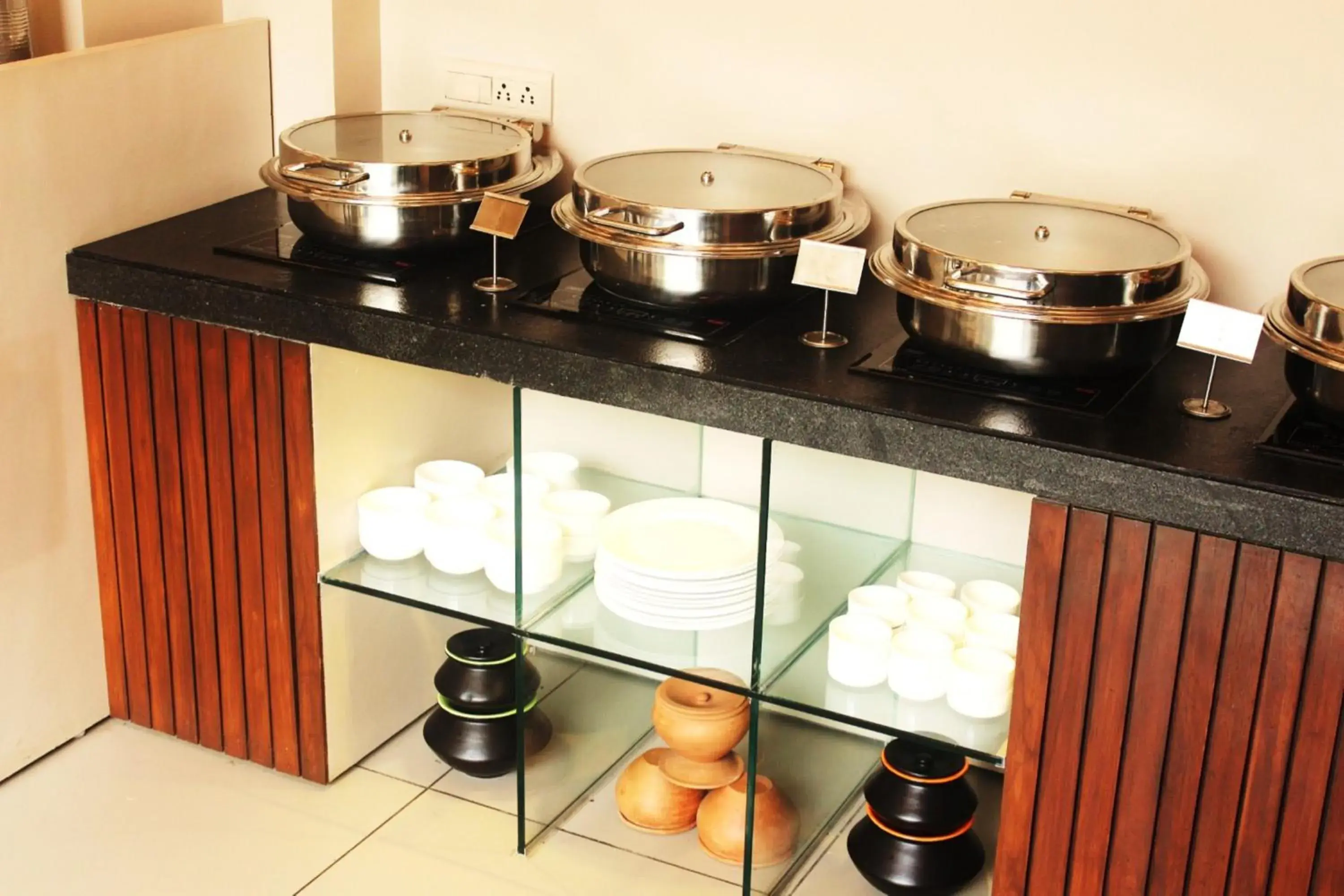 Restaurant/places to eat in Dragonfly Hotel - The Art Hotel Restaurant/places to eat in Dragonfly Hotel - The Art Hotel