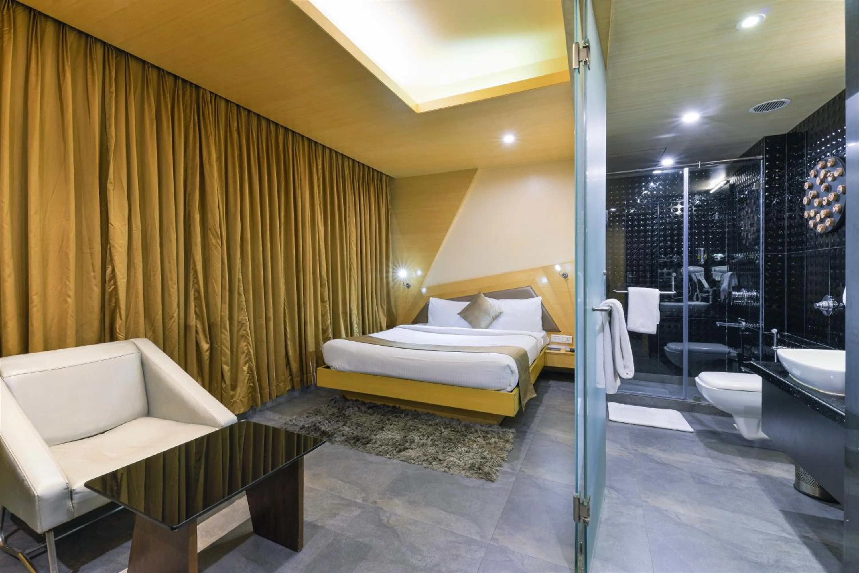 Photo of the whole room, Bed in Dragonfly Hotel - The Art Hotel