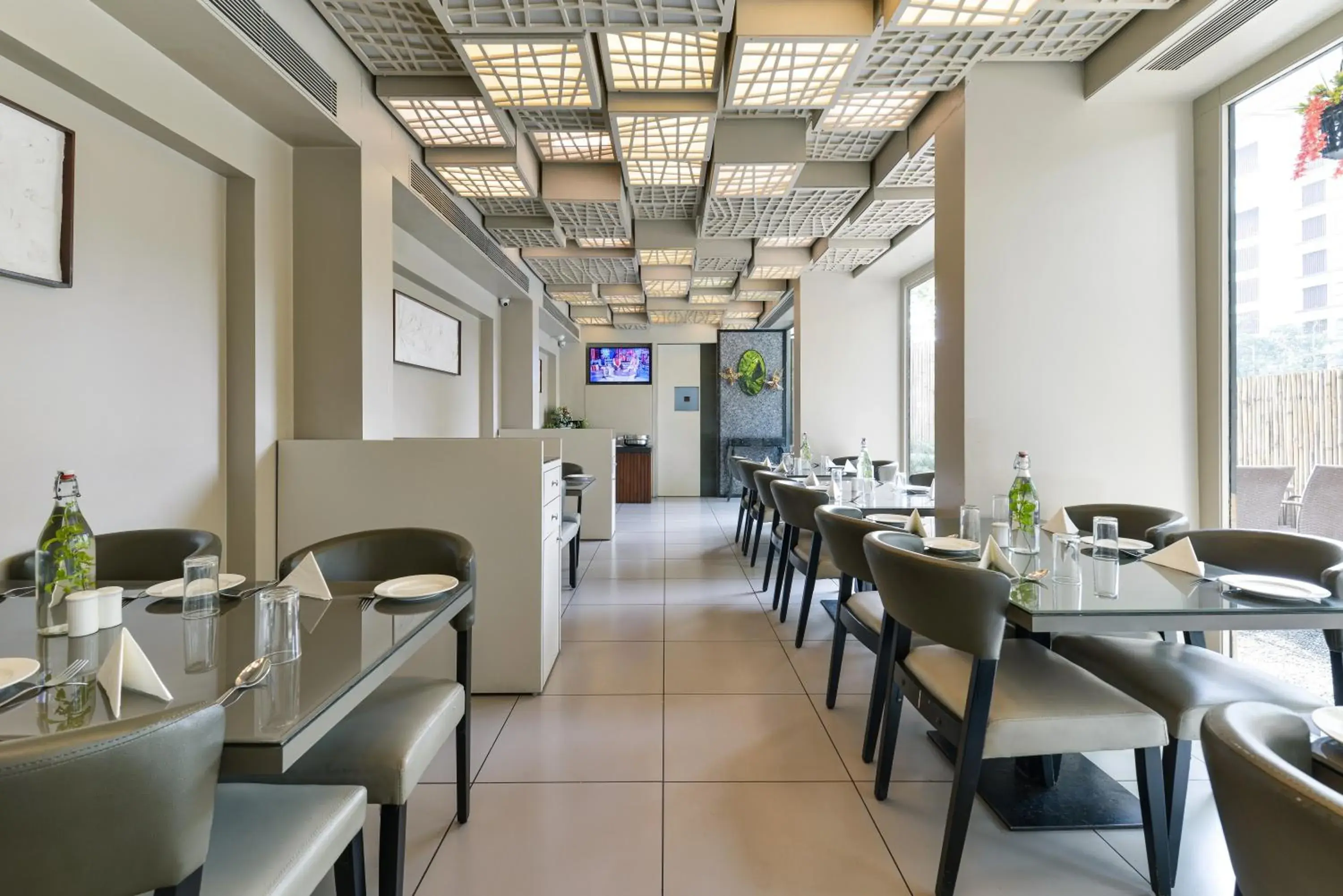 Restaurant/places to eat in Dragonfly Hotel - The Art Hotel Restaurant/places to eat in Dragonfly Hotel - The Art Hotel