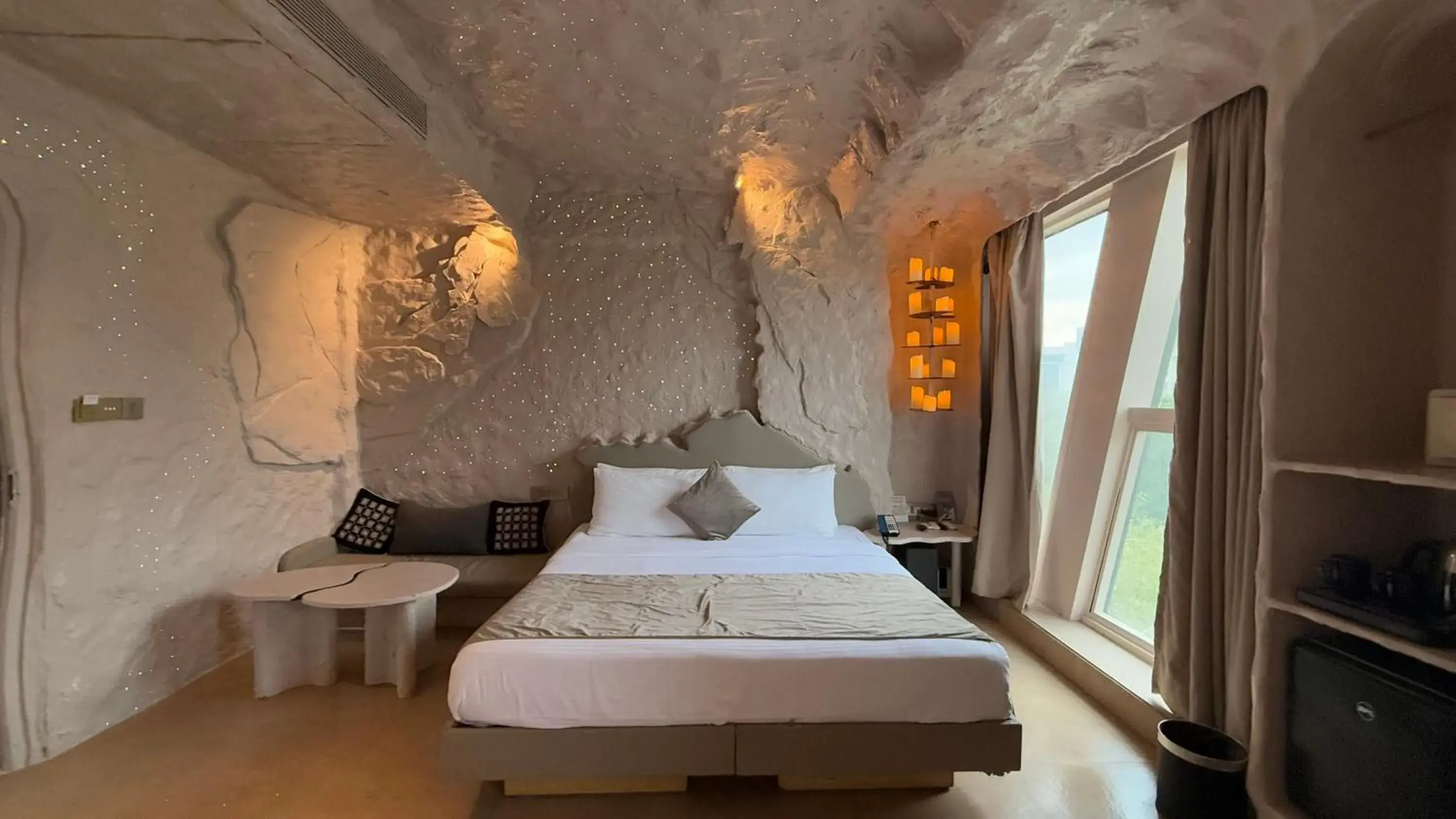 Bed in Dragonfly Hotel - The Art Hotel Bed in Dragonfly Hotel - The Art Hotel