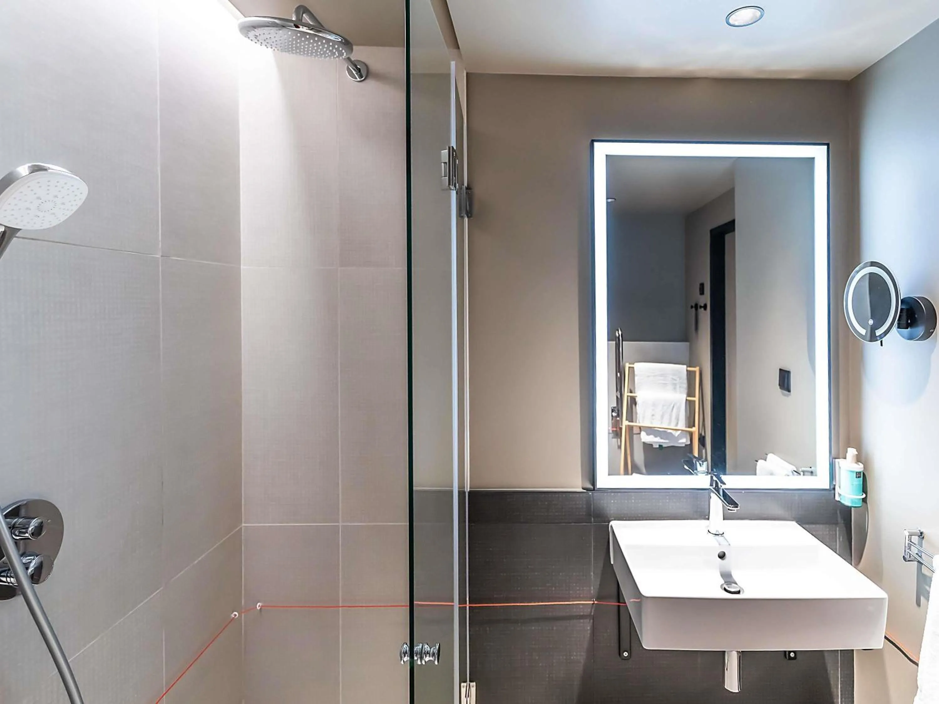 Bedroom in Novotel Setubal