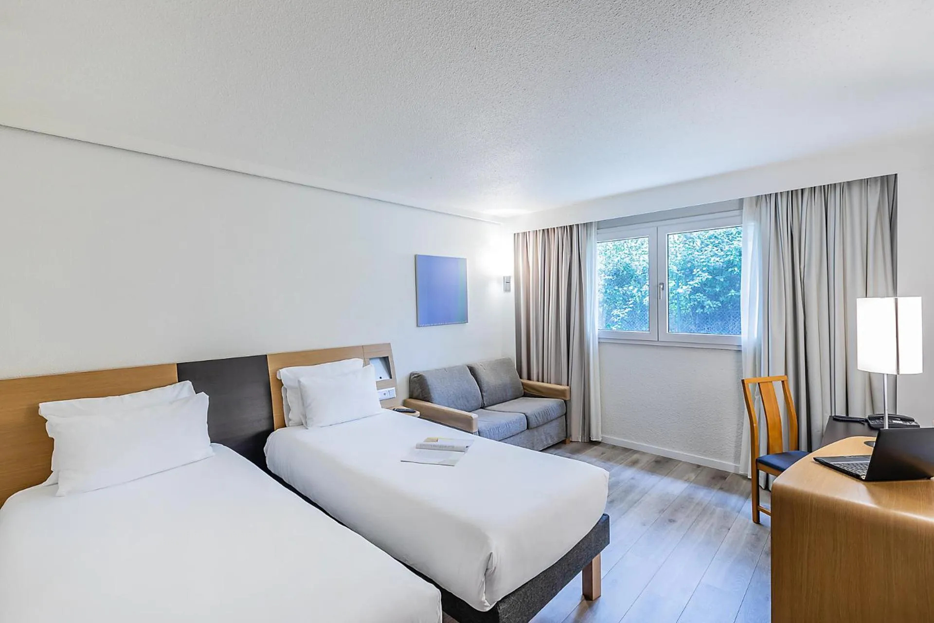 Bedroom, Bed in Novotel Setubal