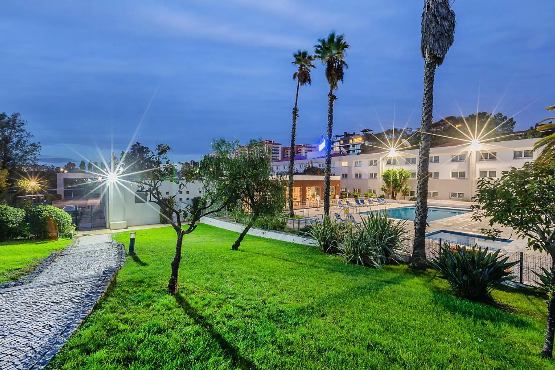 Garden in Novotel Setubal