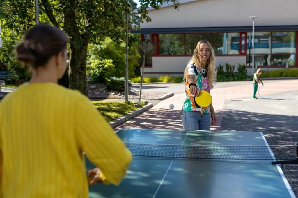 Table tennis in Hostel Linnasmäki