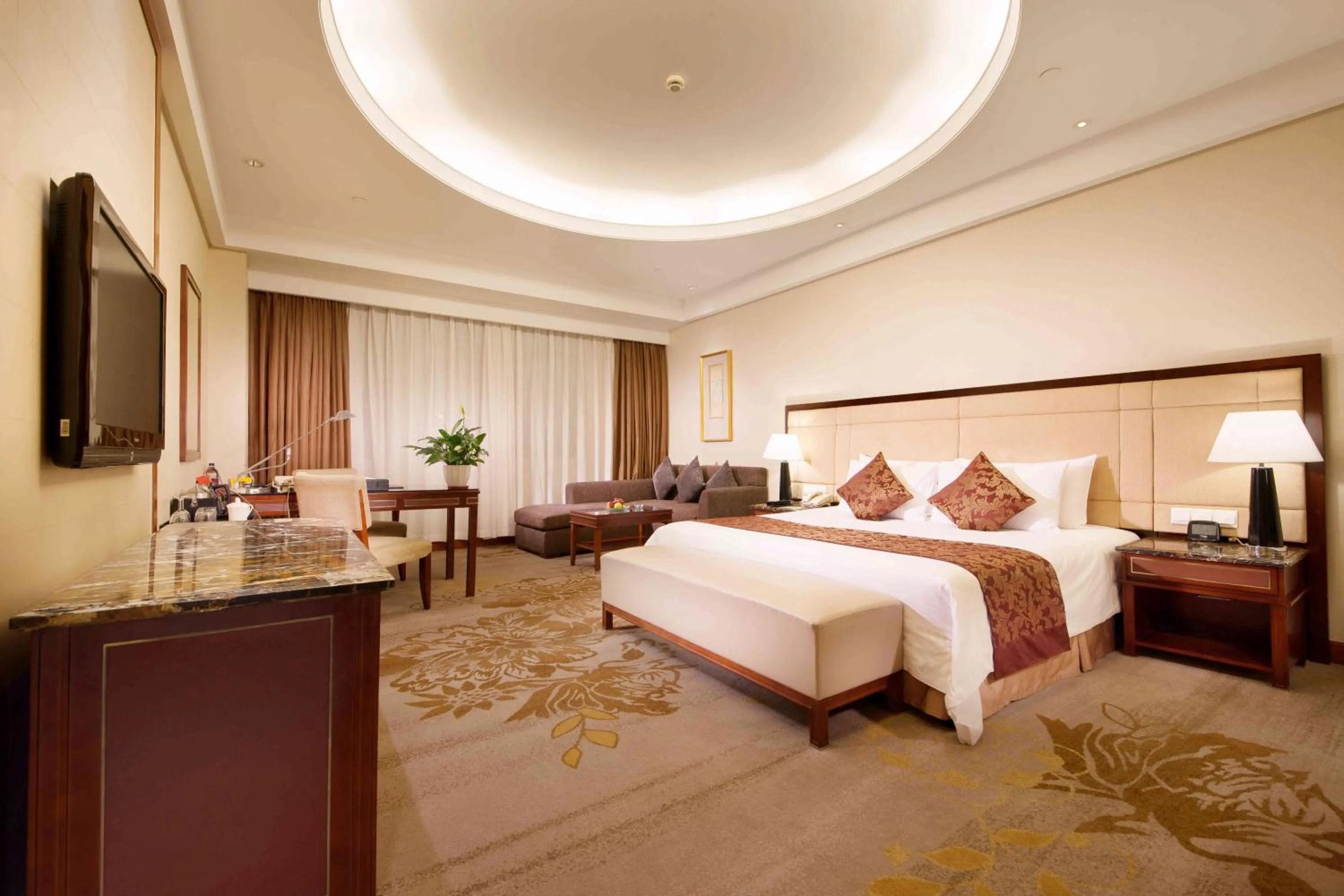 Property building, Bed in Shanghai Yuehua Hotel