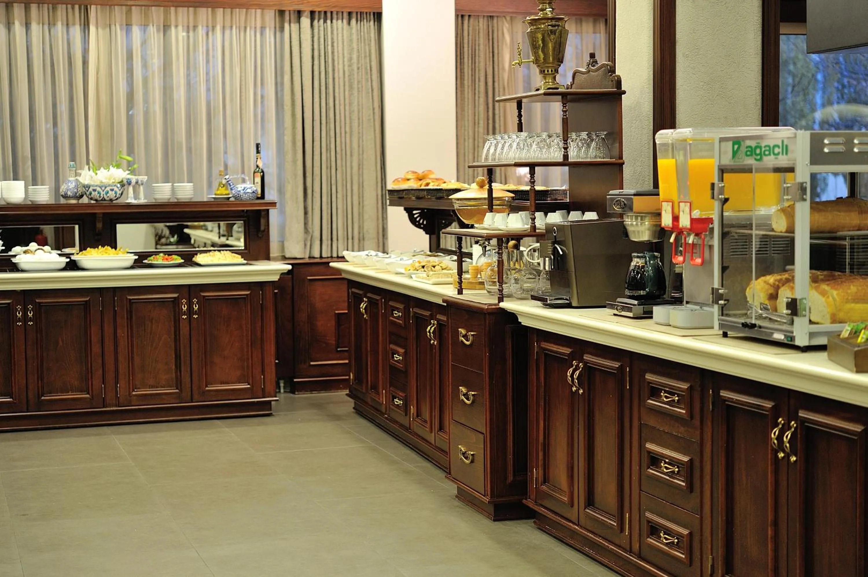 Buffet breakfast, Kitchen/Kitchenette in Agacli Hotel