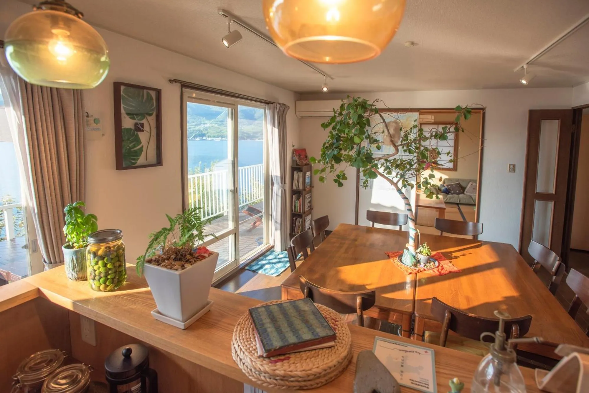 Communal lounge/ TV room in Sen Guesthouse