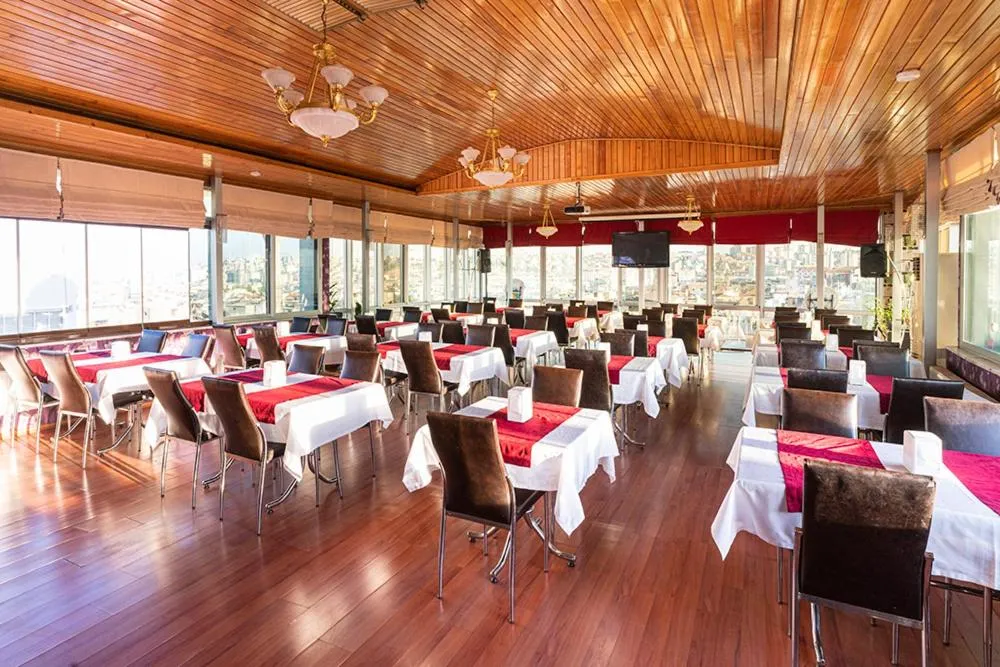 Restaurant/places to eat in Pamuk City Hotel
