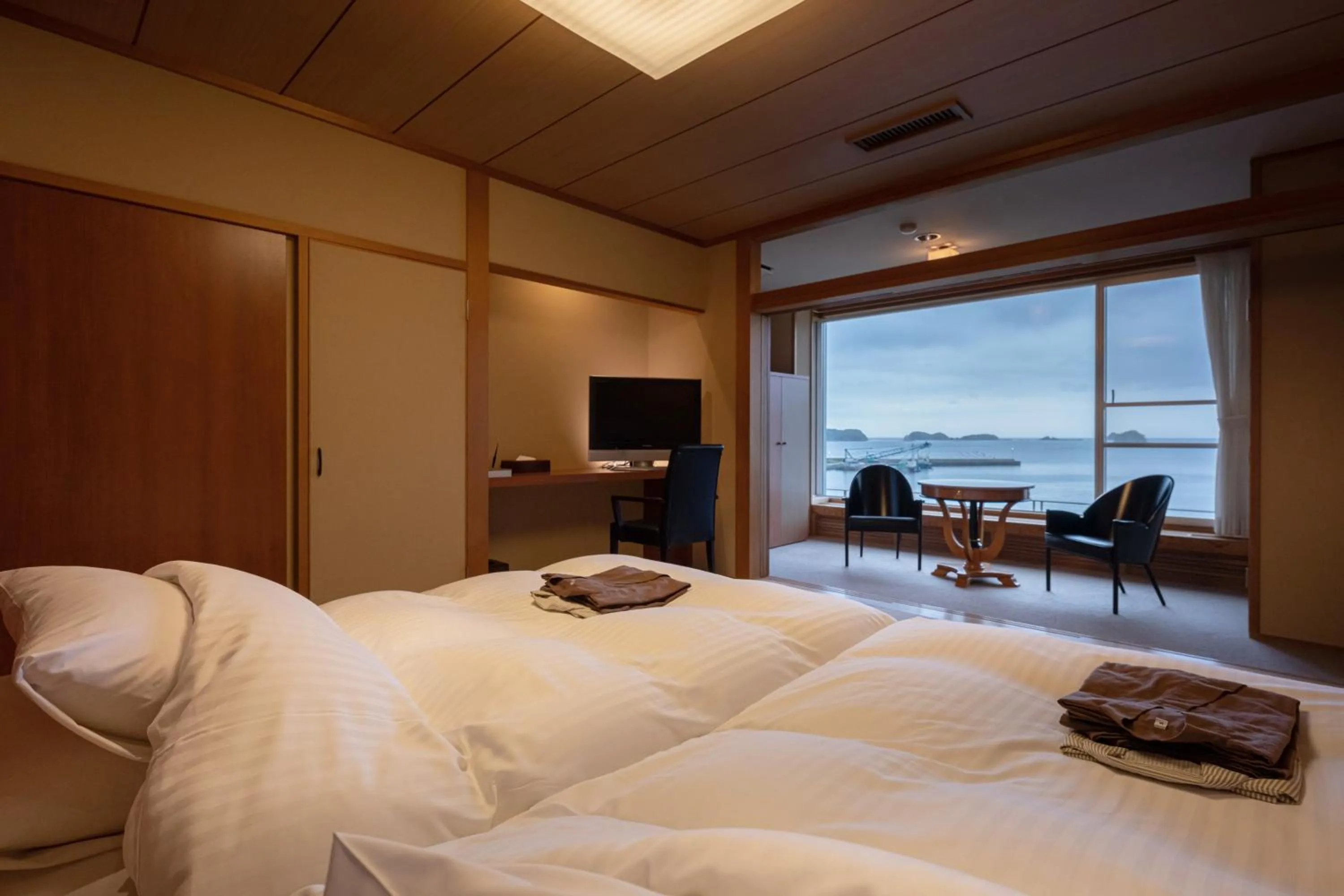 View (from property/room), Bed in IKI RETREAT by Onko Chishin