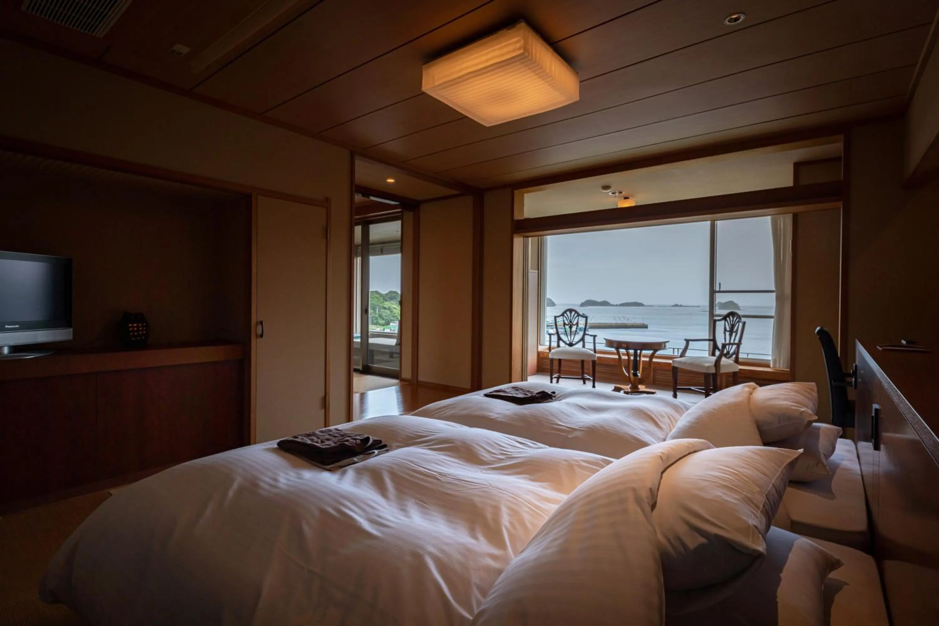 View (from property/room), Bed in IKI RETREAT by Onko Chishin