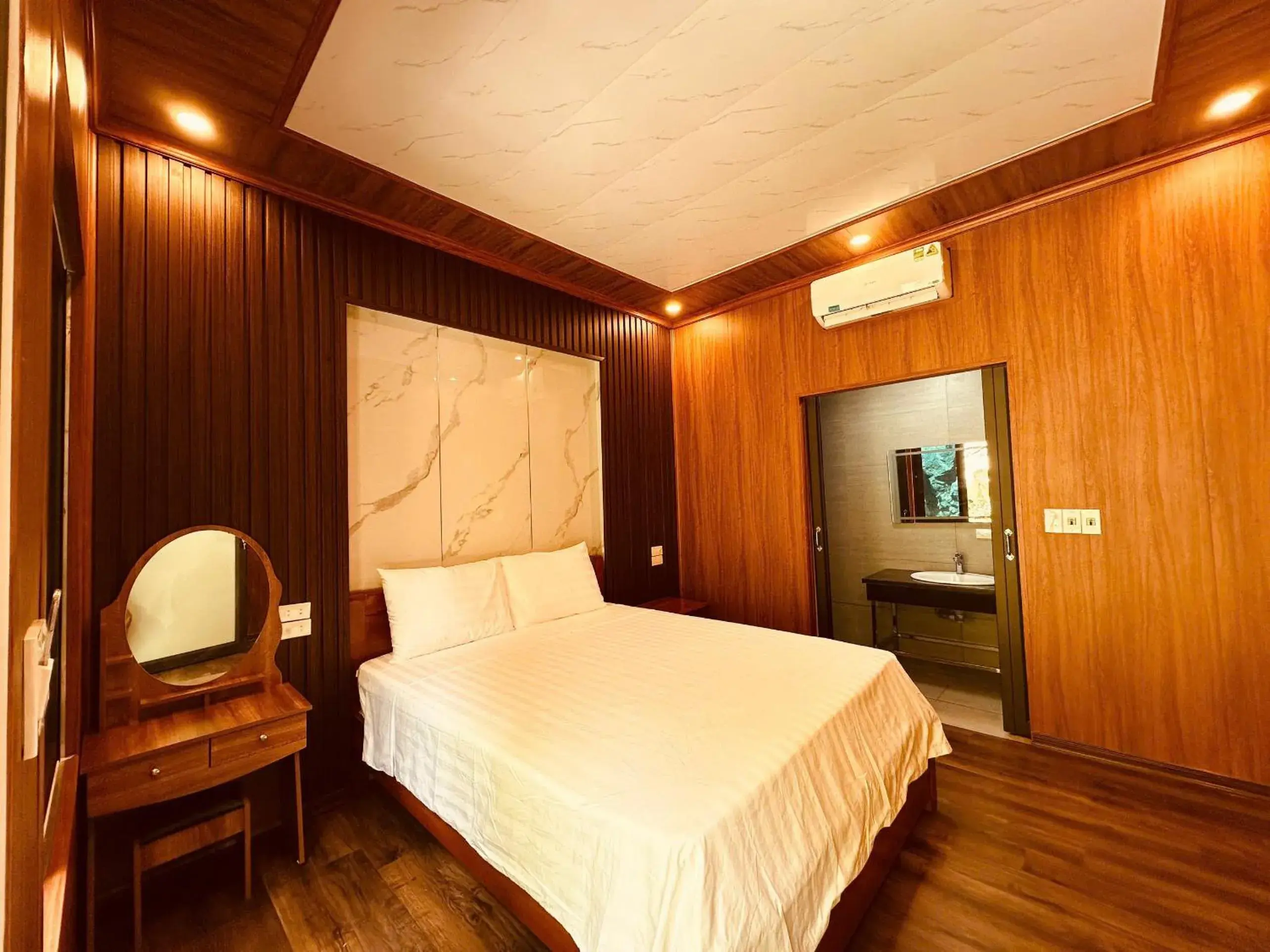 Superior Bungalow in Tam Coc Rocky Bungalow Superior Bungalow in Tam Coc Rocky Bungalow