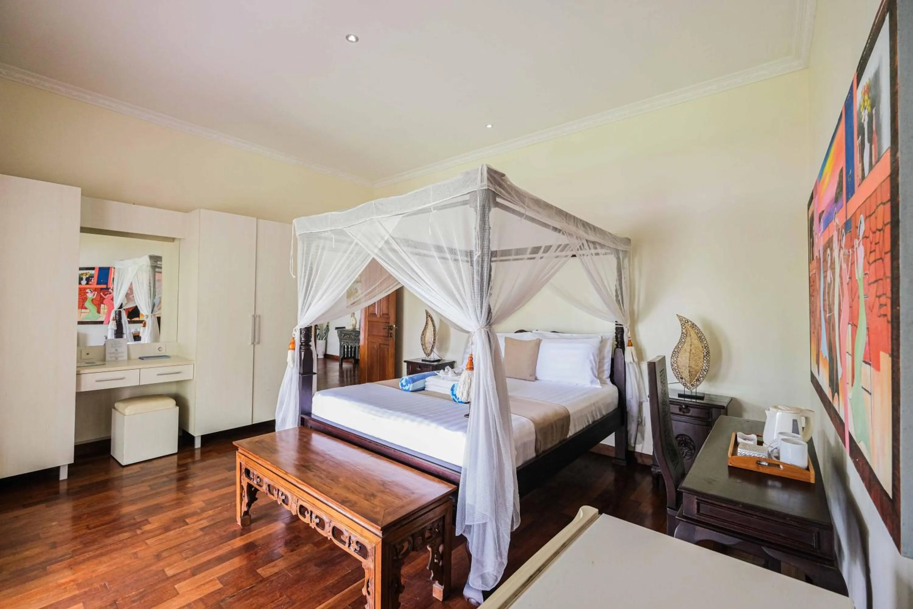 Bed in Poinciana Resort