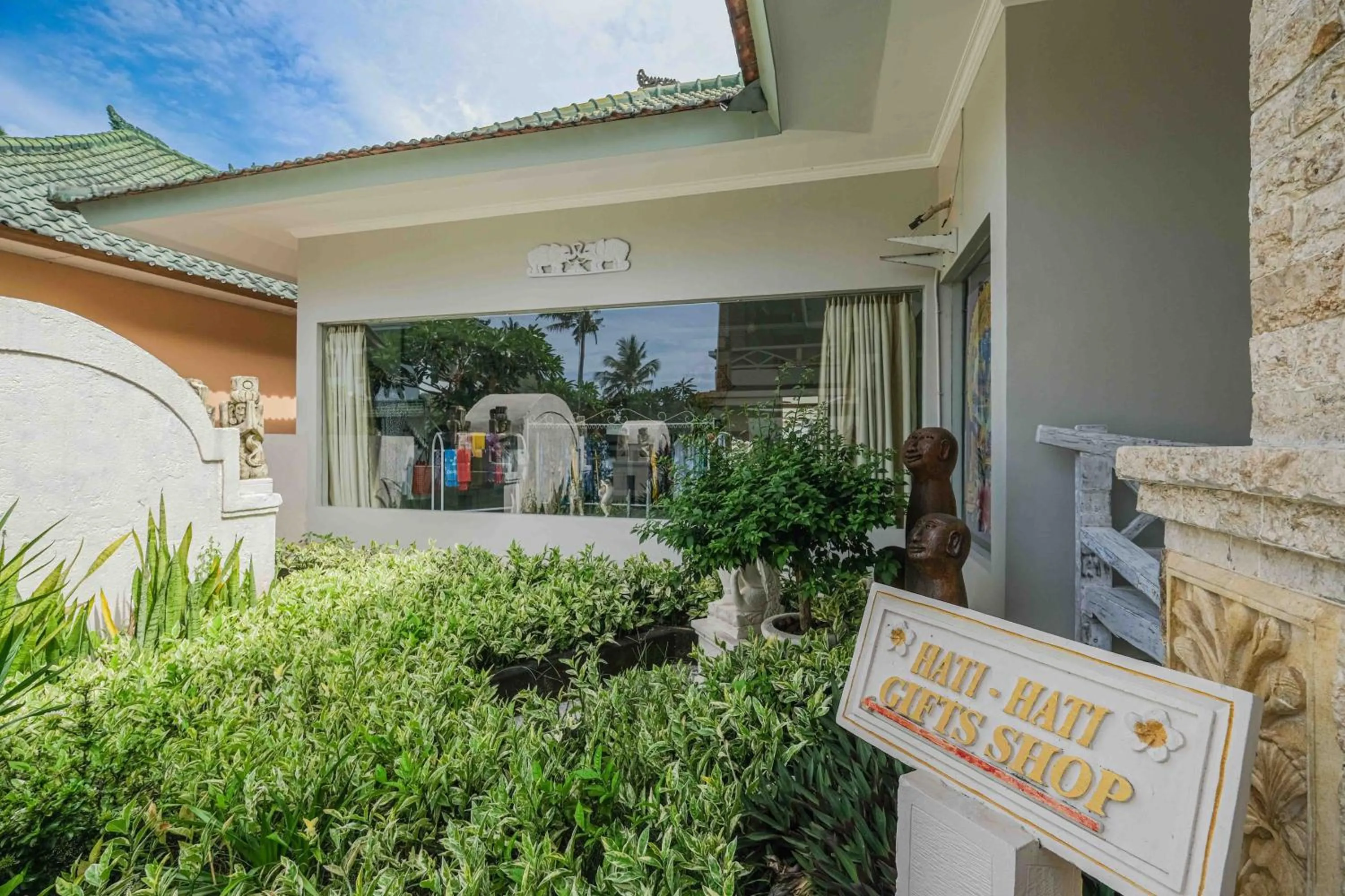 Business facilities in Poinciana Resort