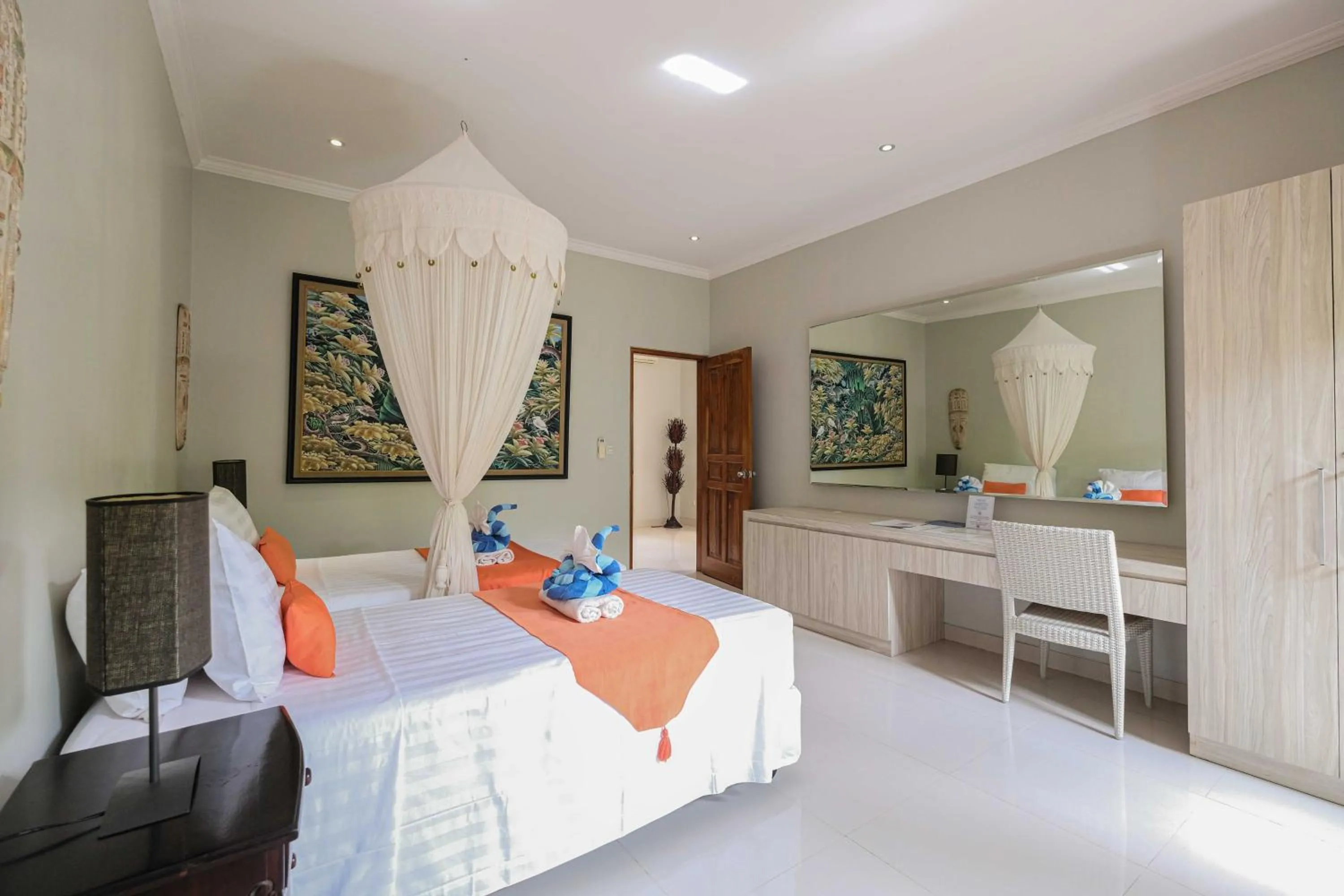 Bed in Poinciana Resort