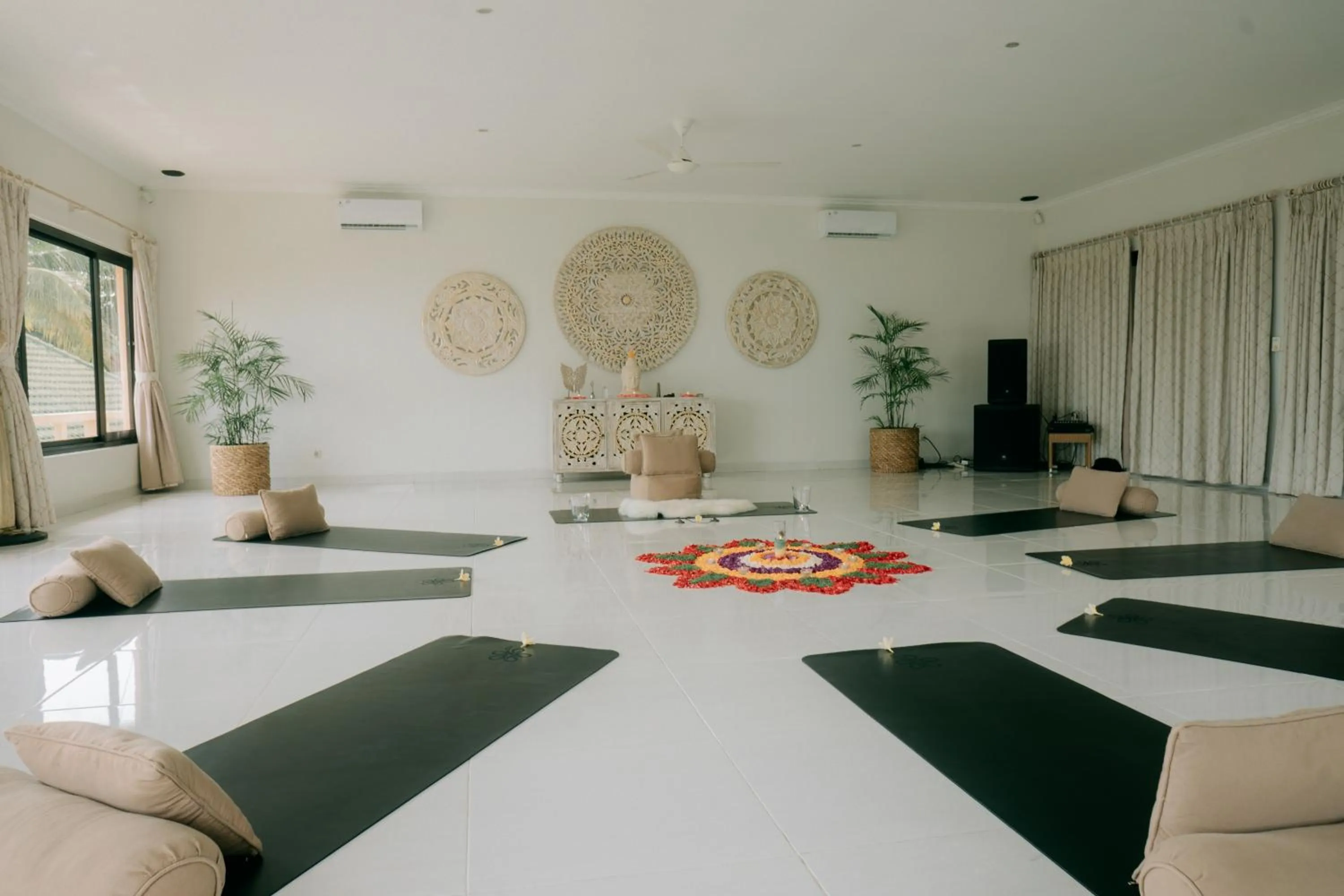 Business facilities in Poinciana Resort