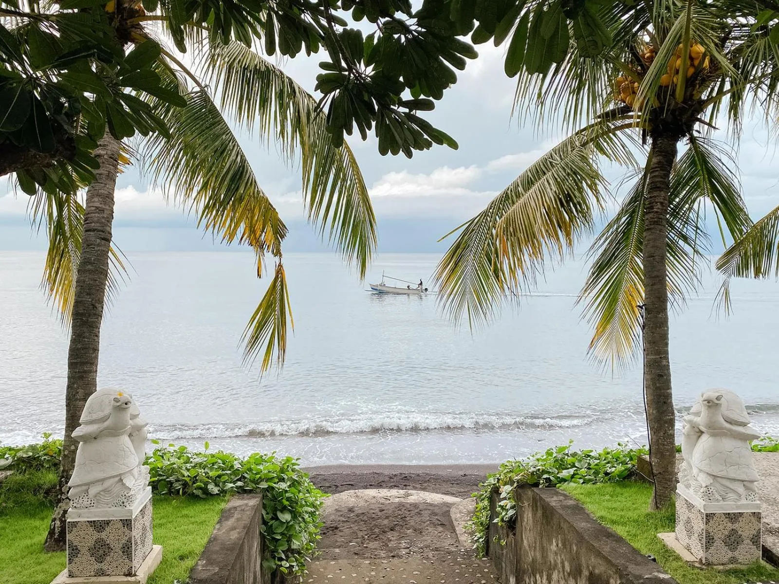 Beach in Poinciana Resort