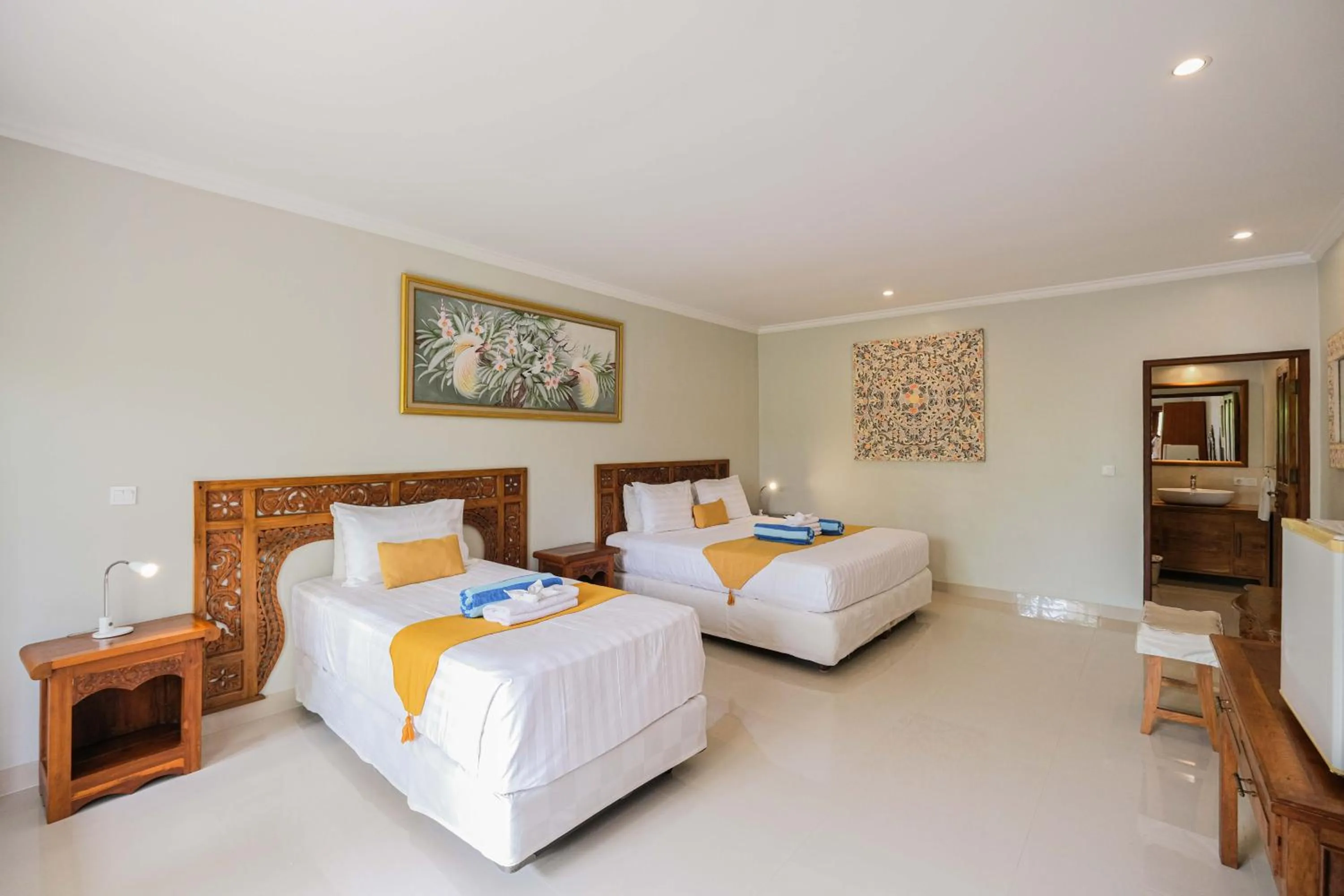 Bed in Poinciana Resort