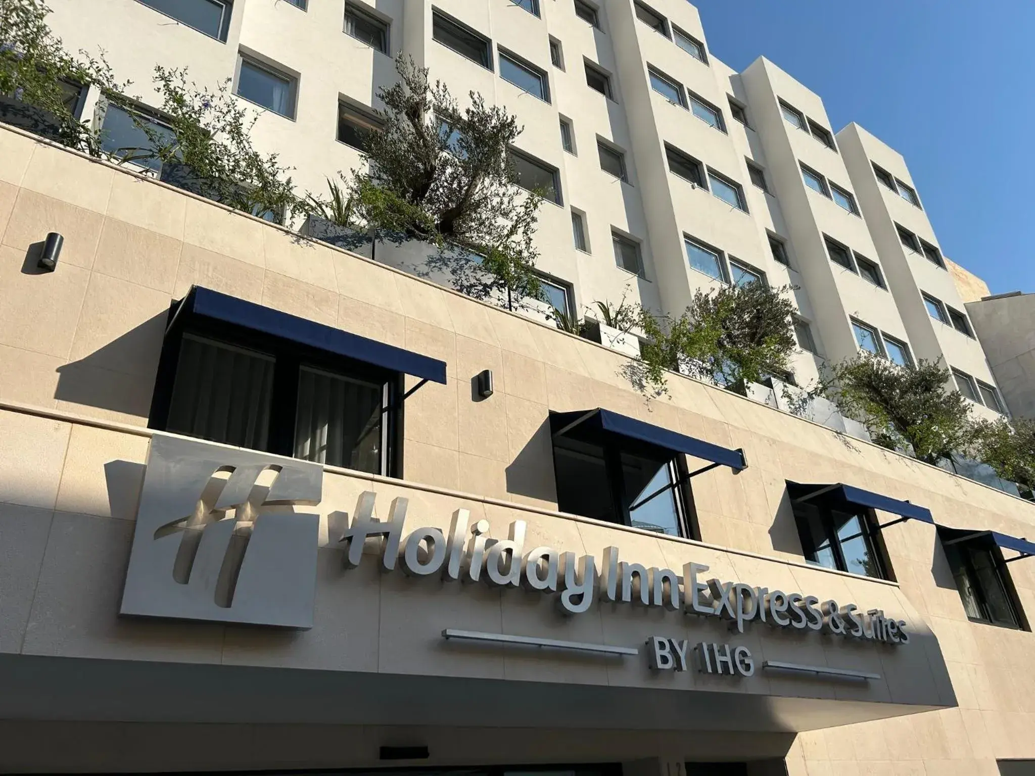Property building in Holiday Inn Express & Suites Lisbon - Príncipe Real by IHG Property building in Holiday Inn Express & Suites Lisbon - Príncipe Real by IHG