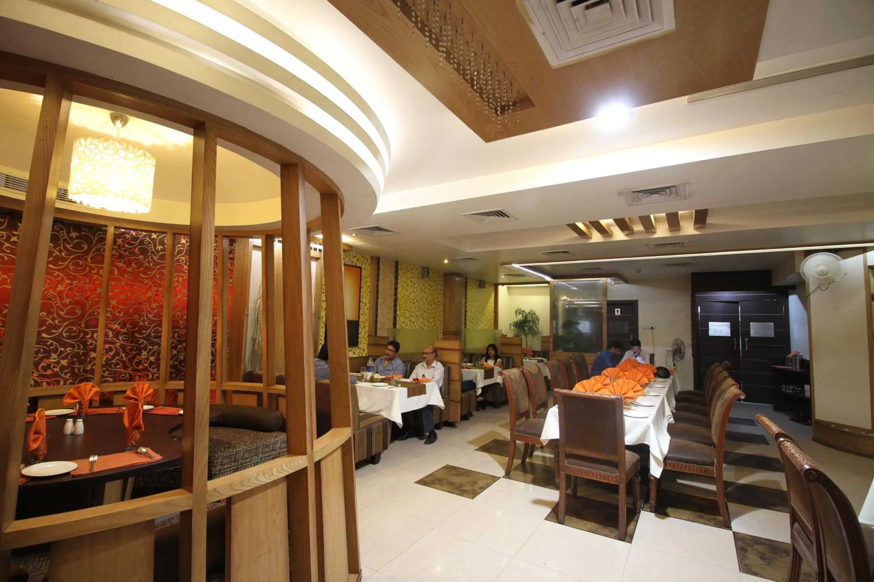 Restaurant/places to eat in Hotel Meera