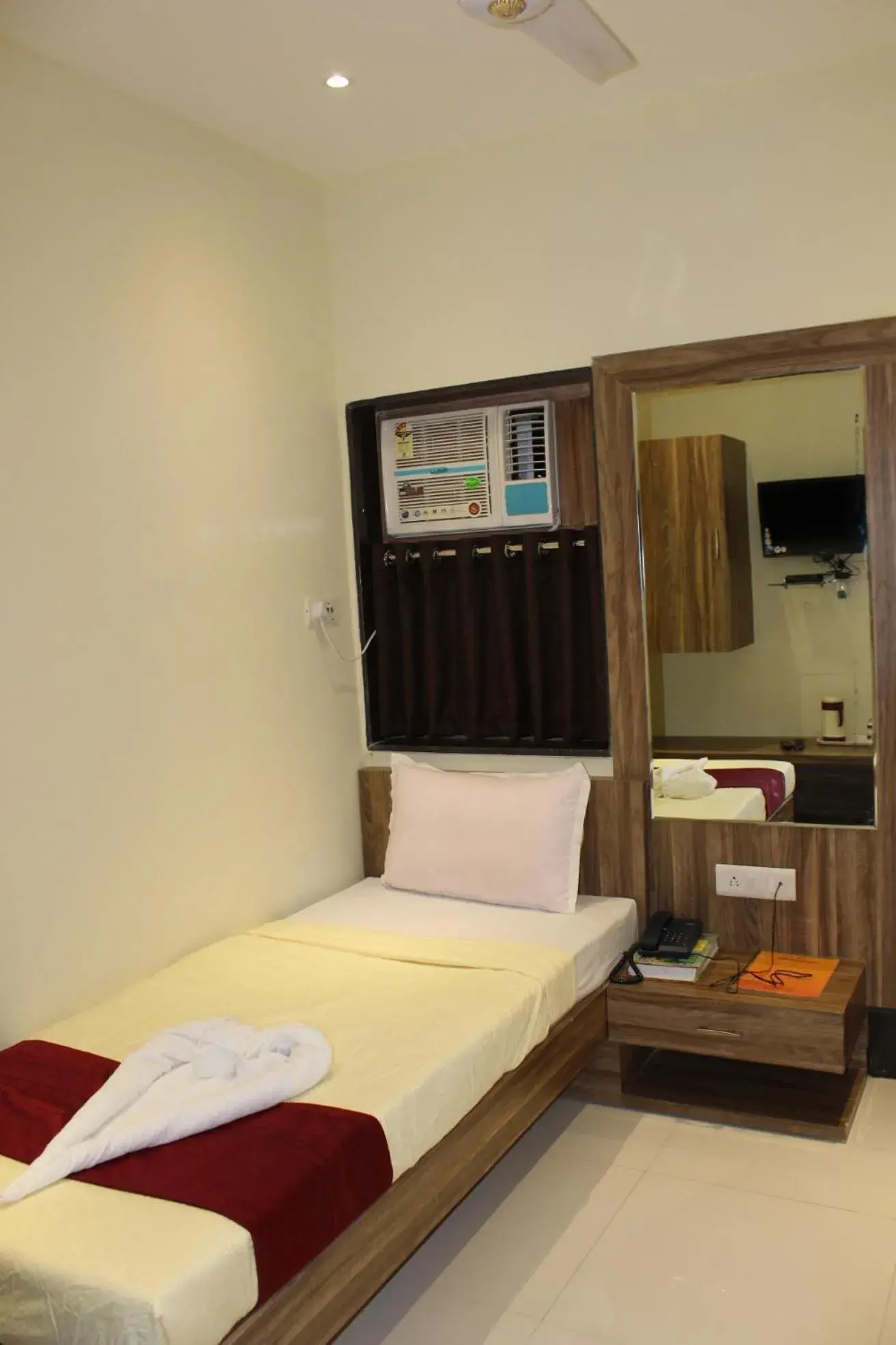 Photo of the whole room, Bed in Hotel Meera Photo of the whole room, Bed in Hotel Meera