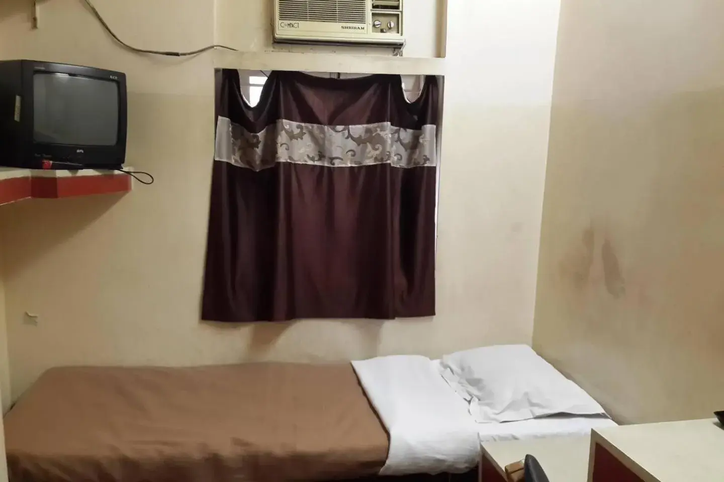 TV and multimedia, Bed in Hotel Meera TV and multimedia, Bed in Hotel Meera