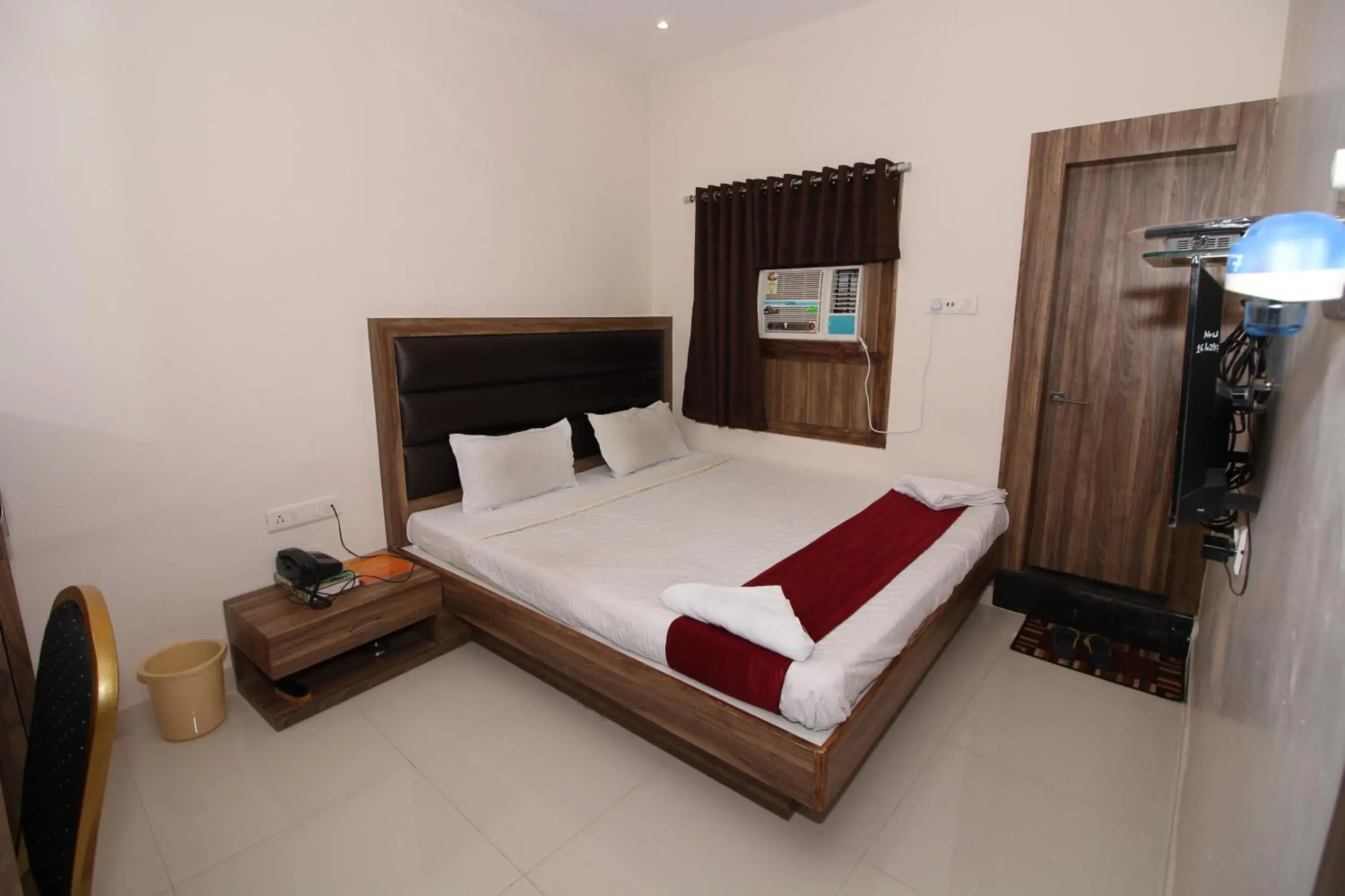 Photo of the whole room, Bed in Hotel Meera Photo of the whole room, Bed in Hotel Meera