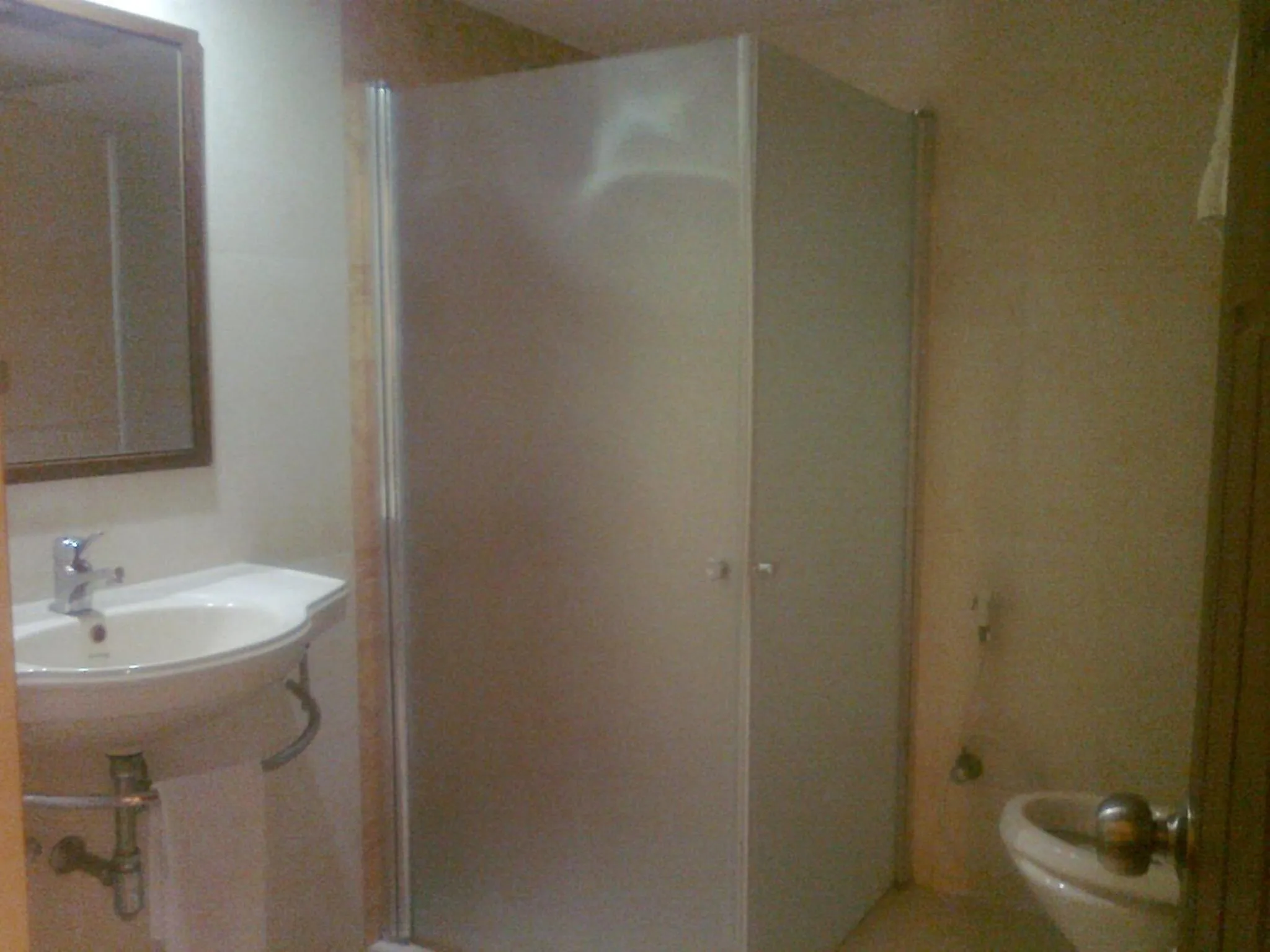 Shower in Hotel Meera