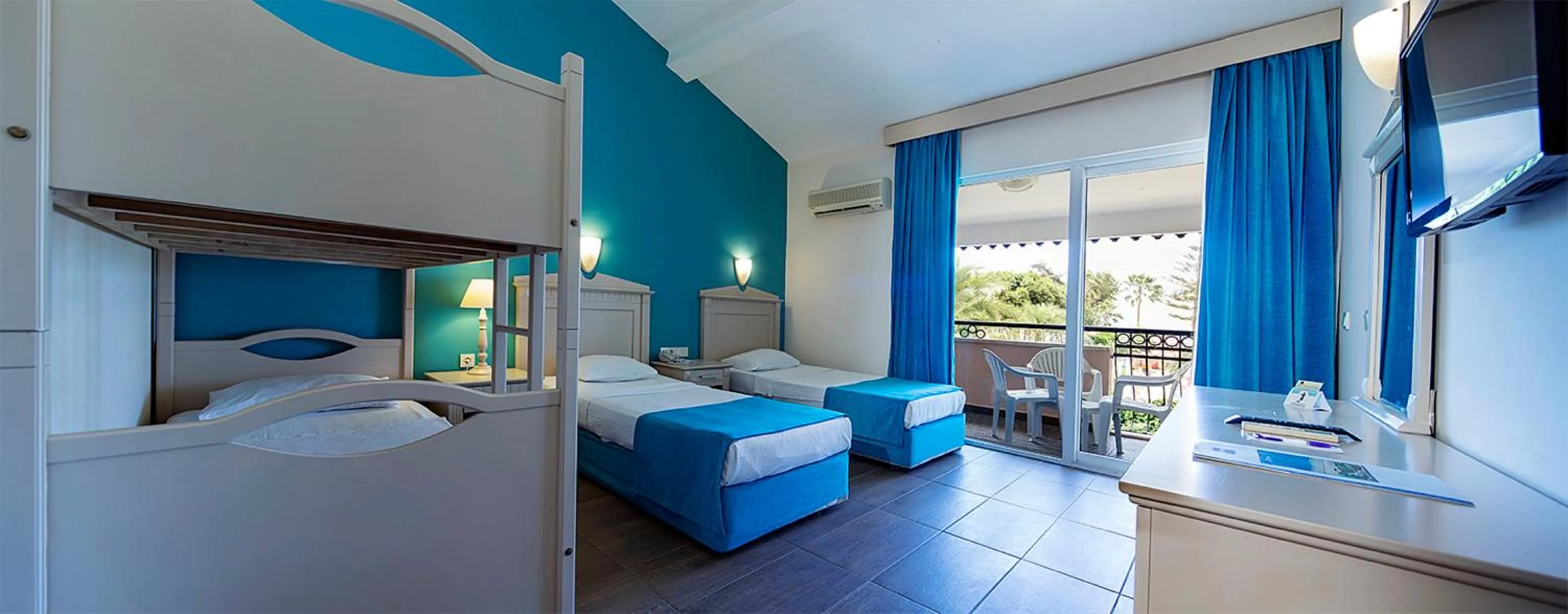 Bed in Club Turtas Beach - All Inclusive